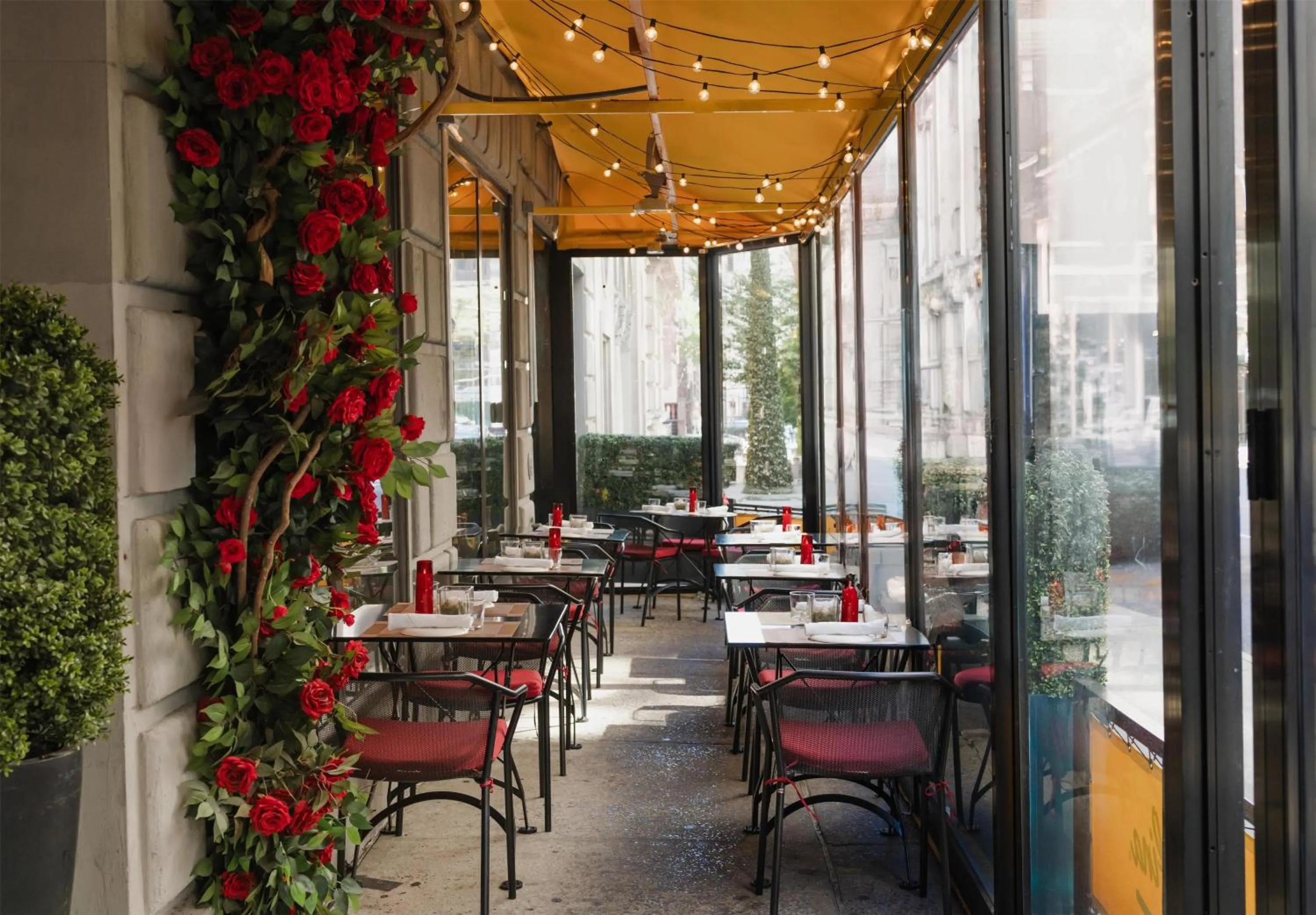 Restaurant/places to eat in NH Collection New York Madison Avenue