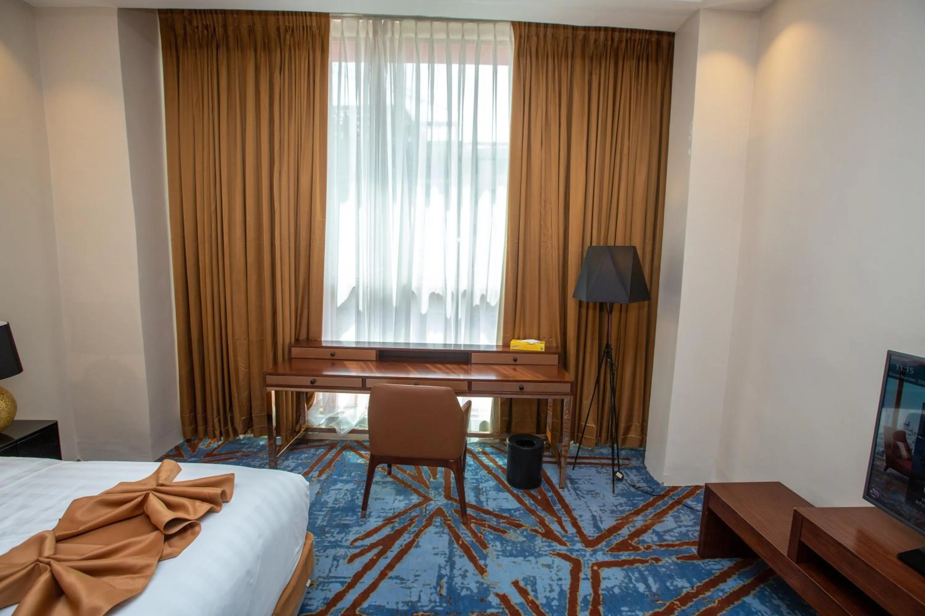 Bed in Hôtel Fleur de Lys Point E