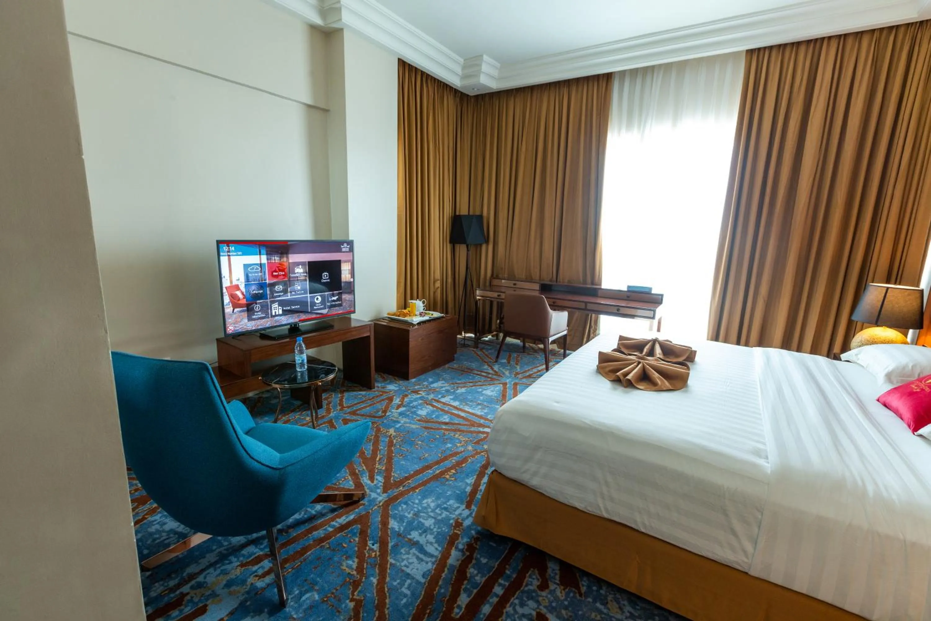 Bed in Hôtel Fleur de Lys Point E