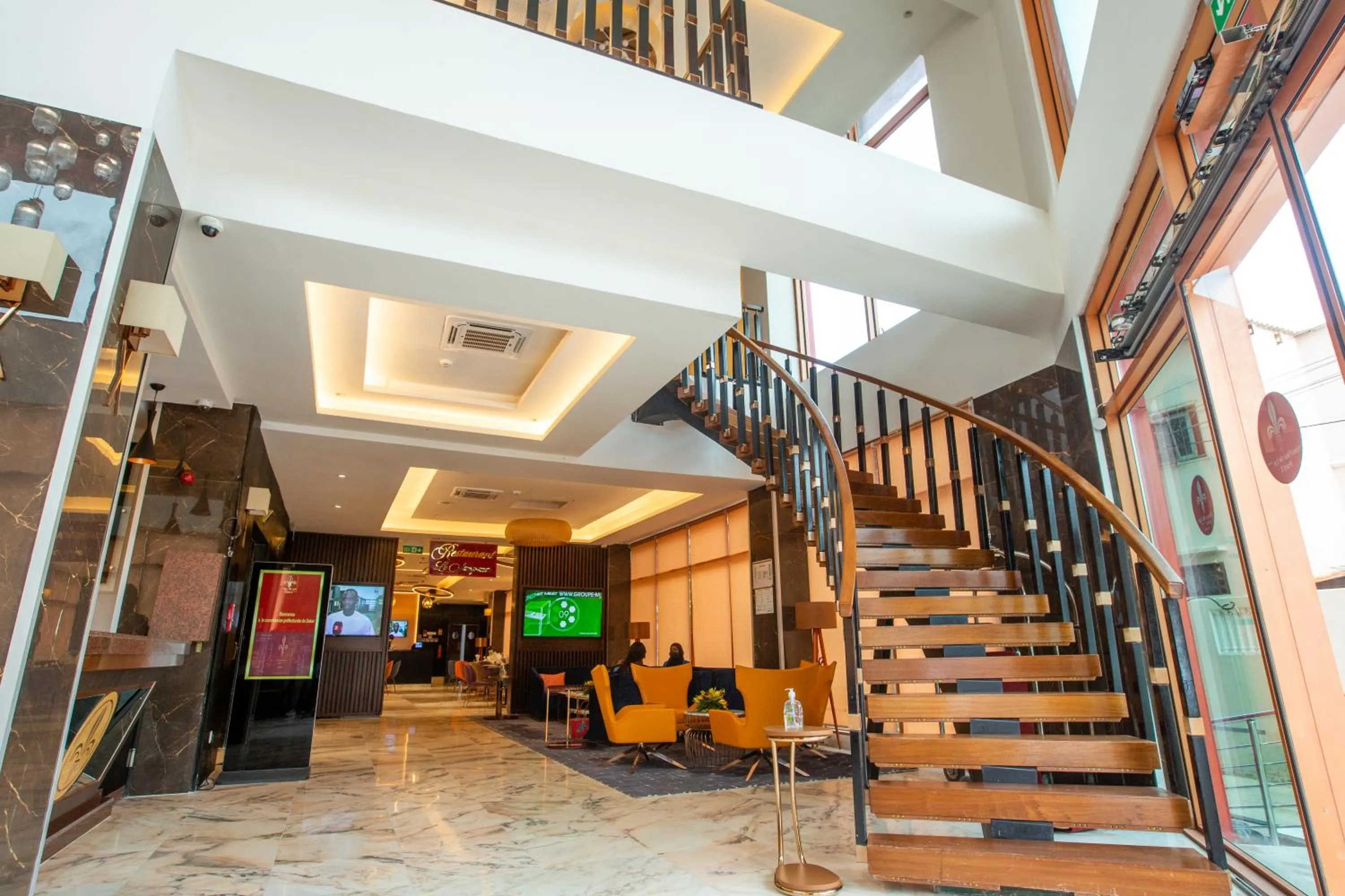 Hôtel Fleur de Lys Point E