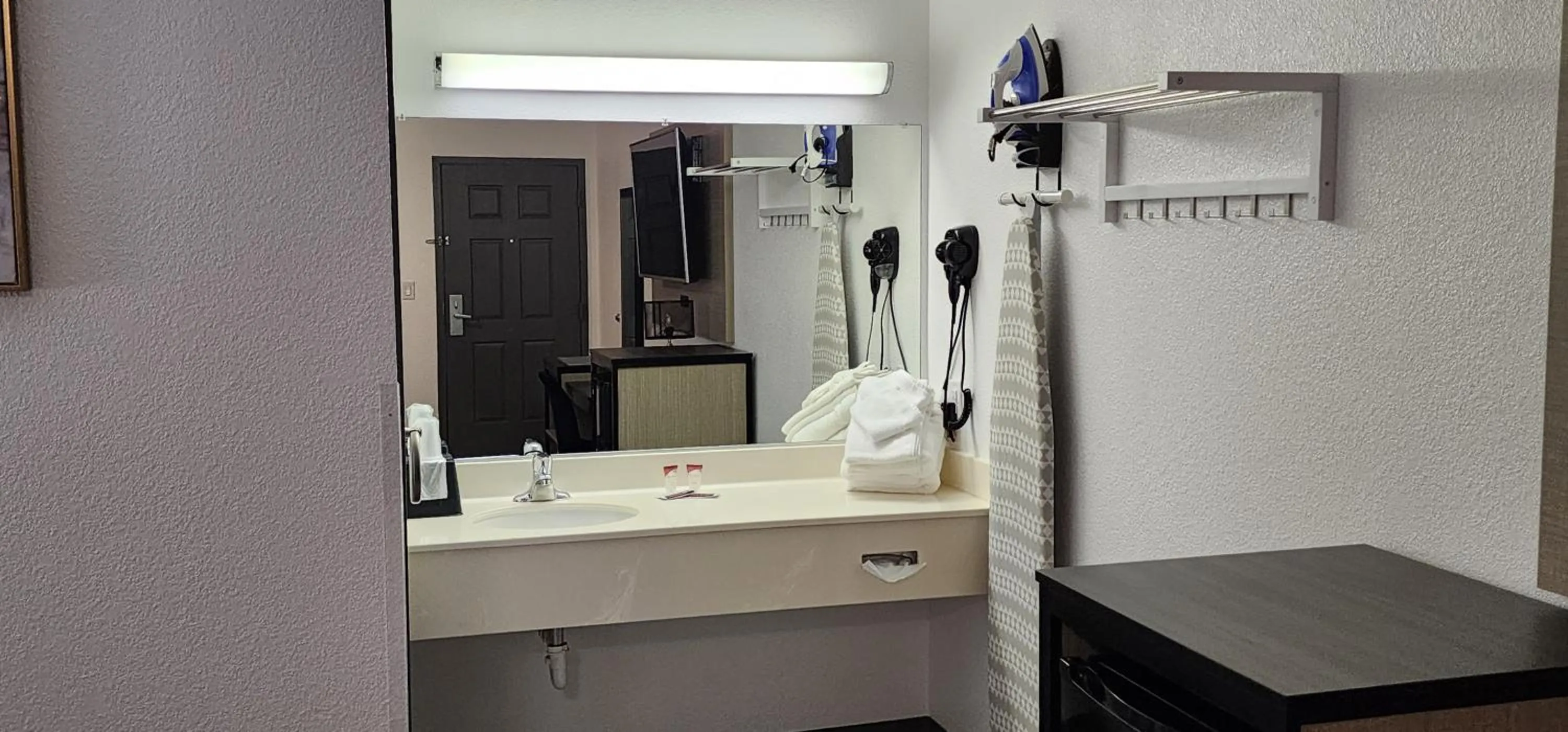 Bathroom in Country Inn Banning