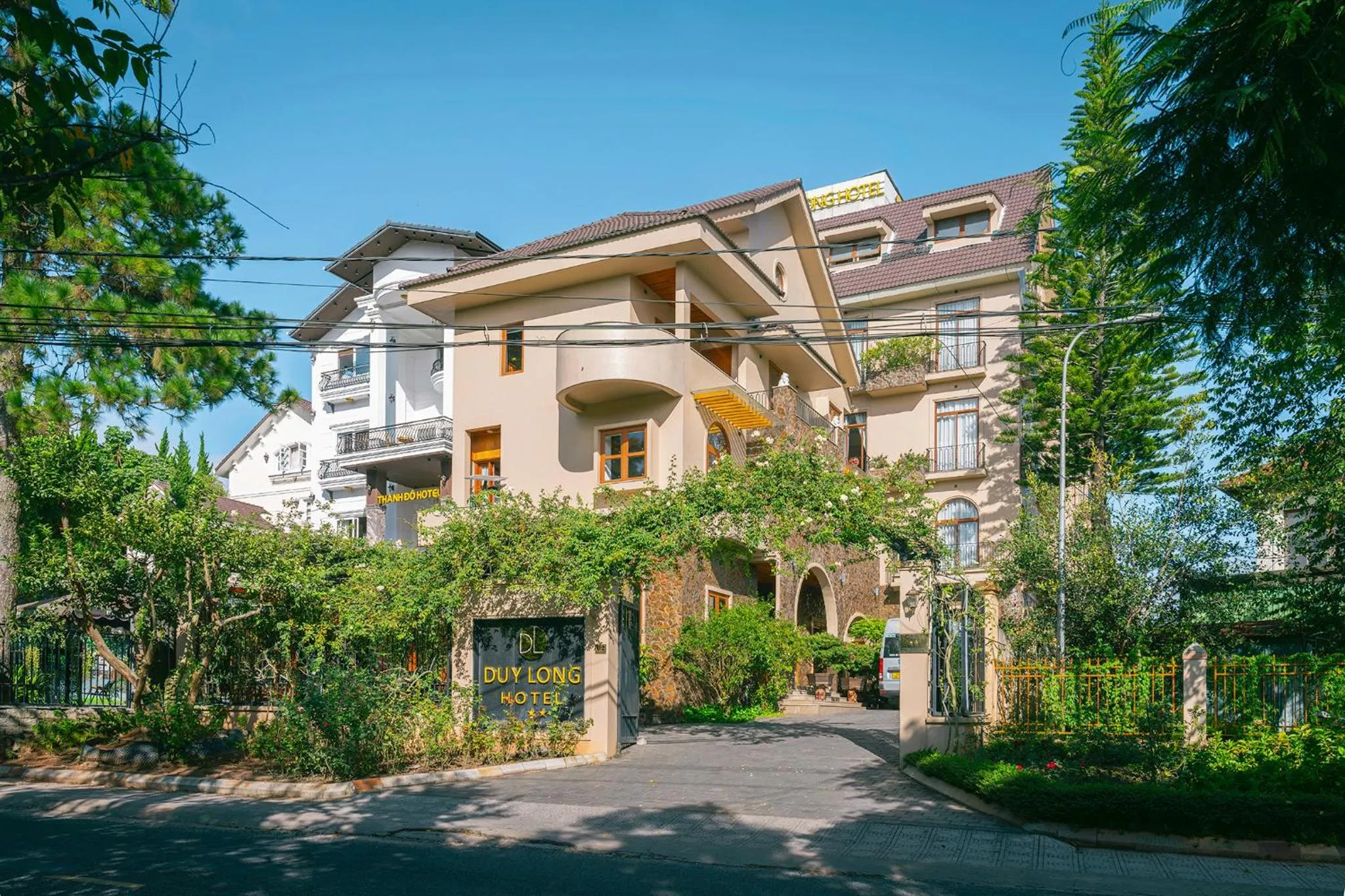 Facade/entrance in Duy Long Hotel
