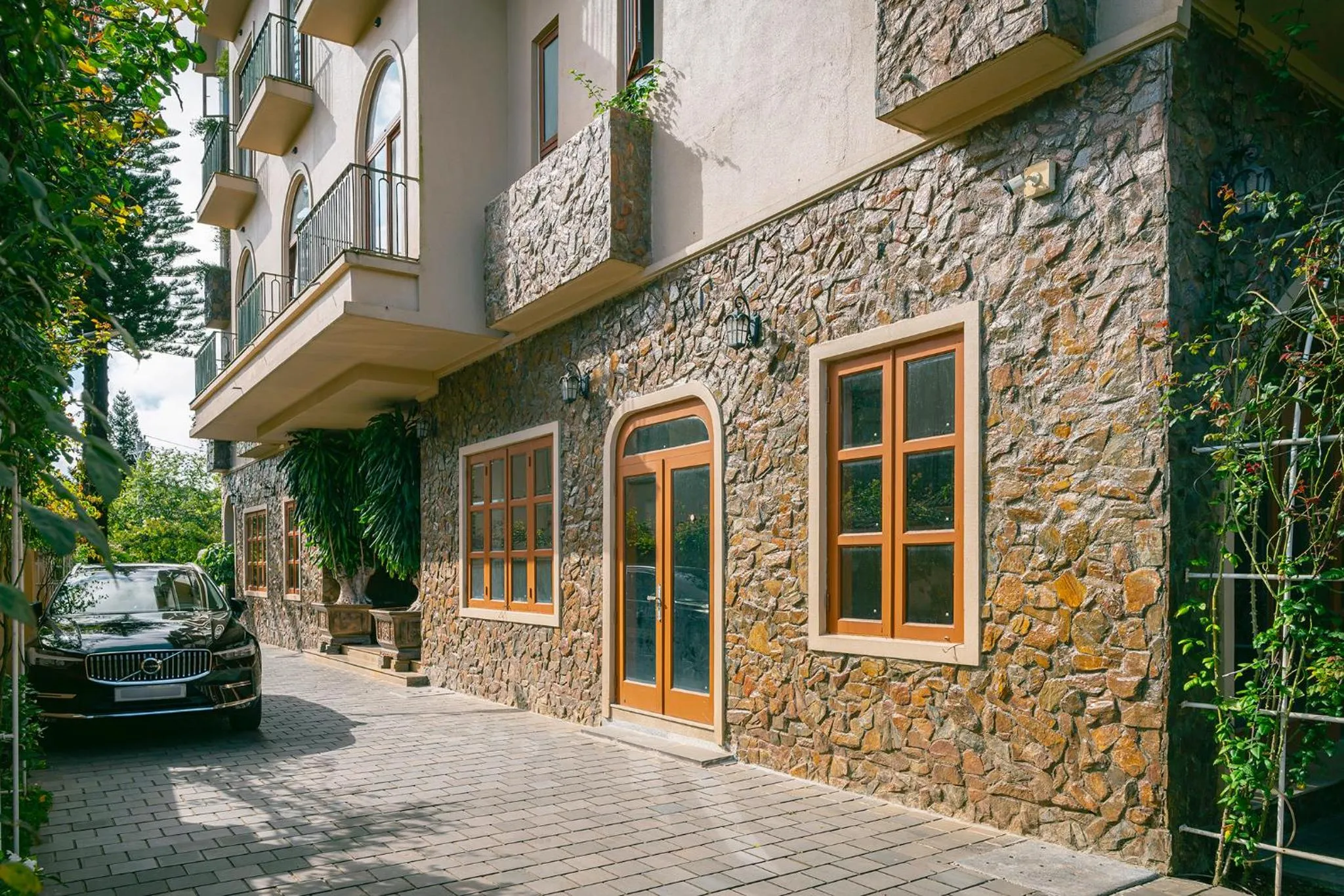 Day in Duy Long Hotel