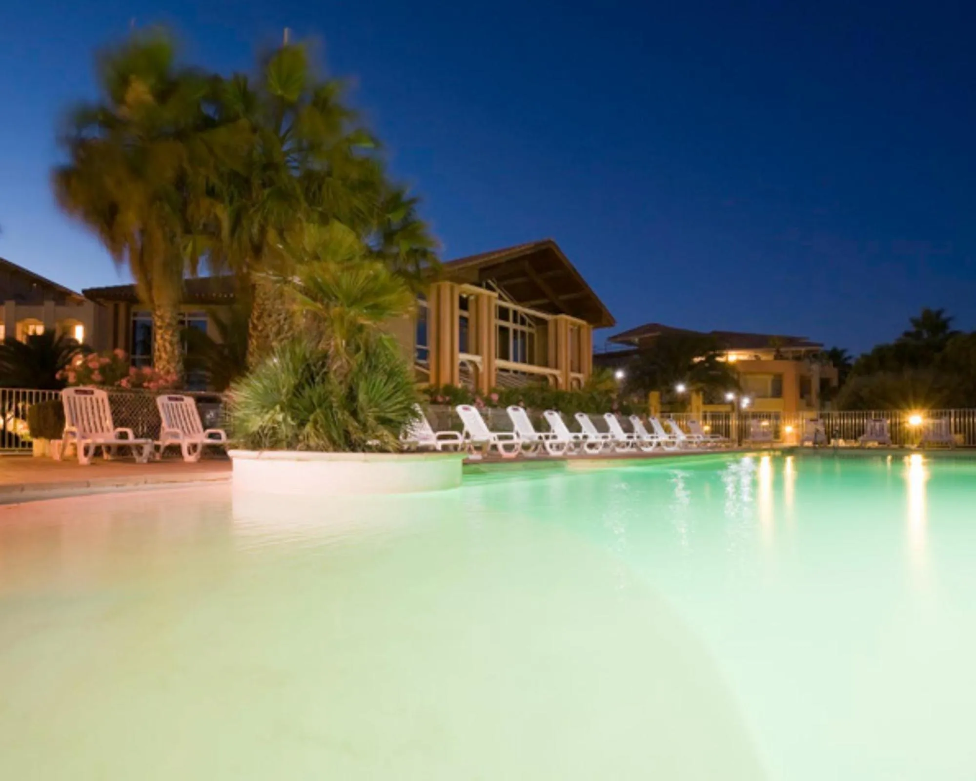 Swimming pool in Mercure Thalasso & Spa Port Fréjus