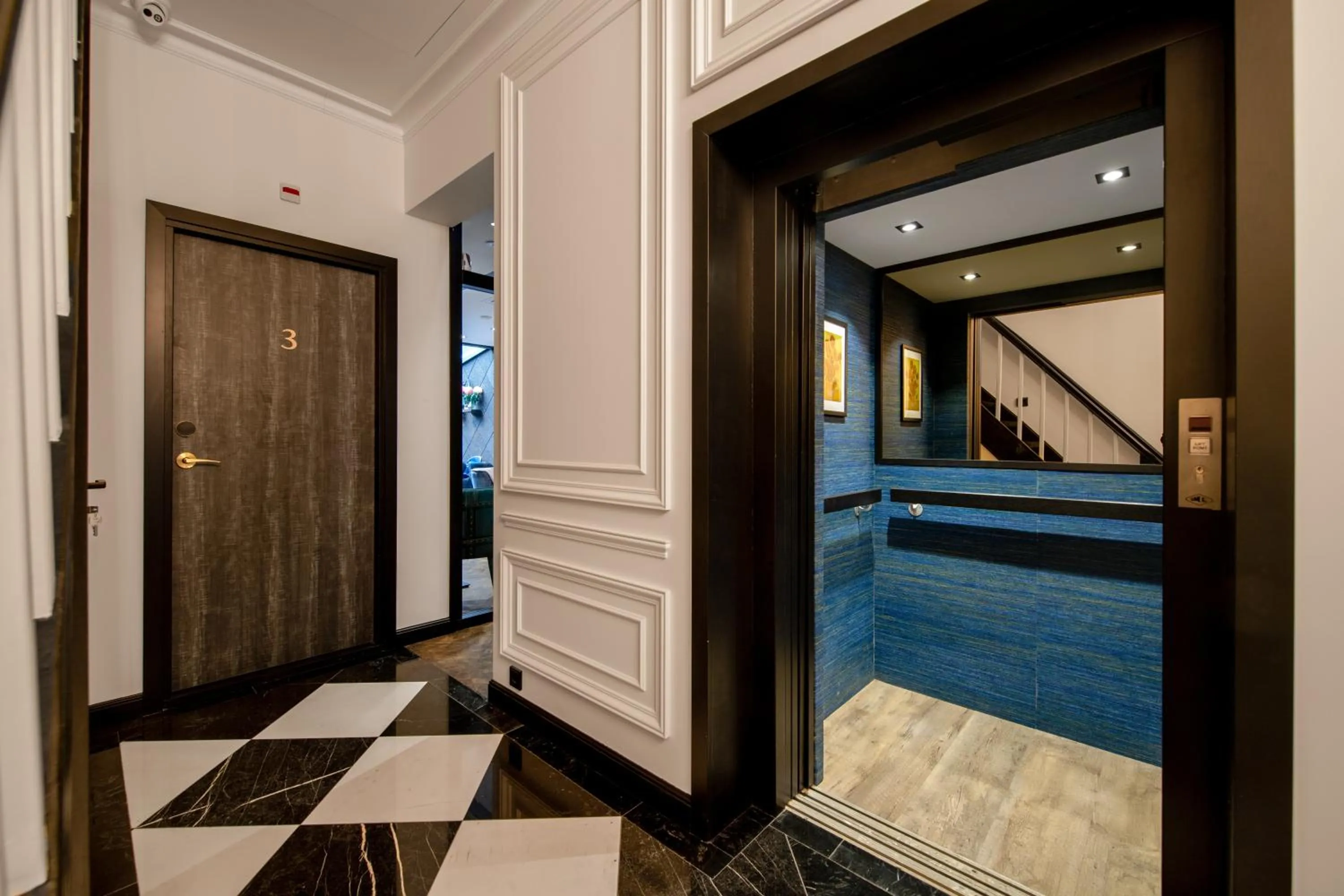 elevator in De Ware Jacob Boutique Hotel