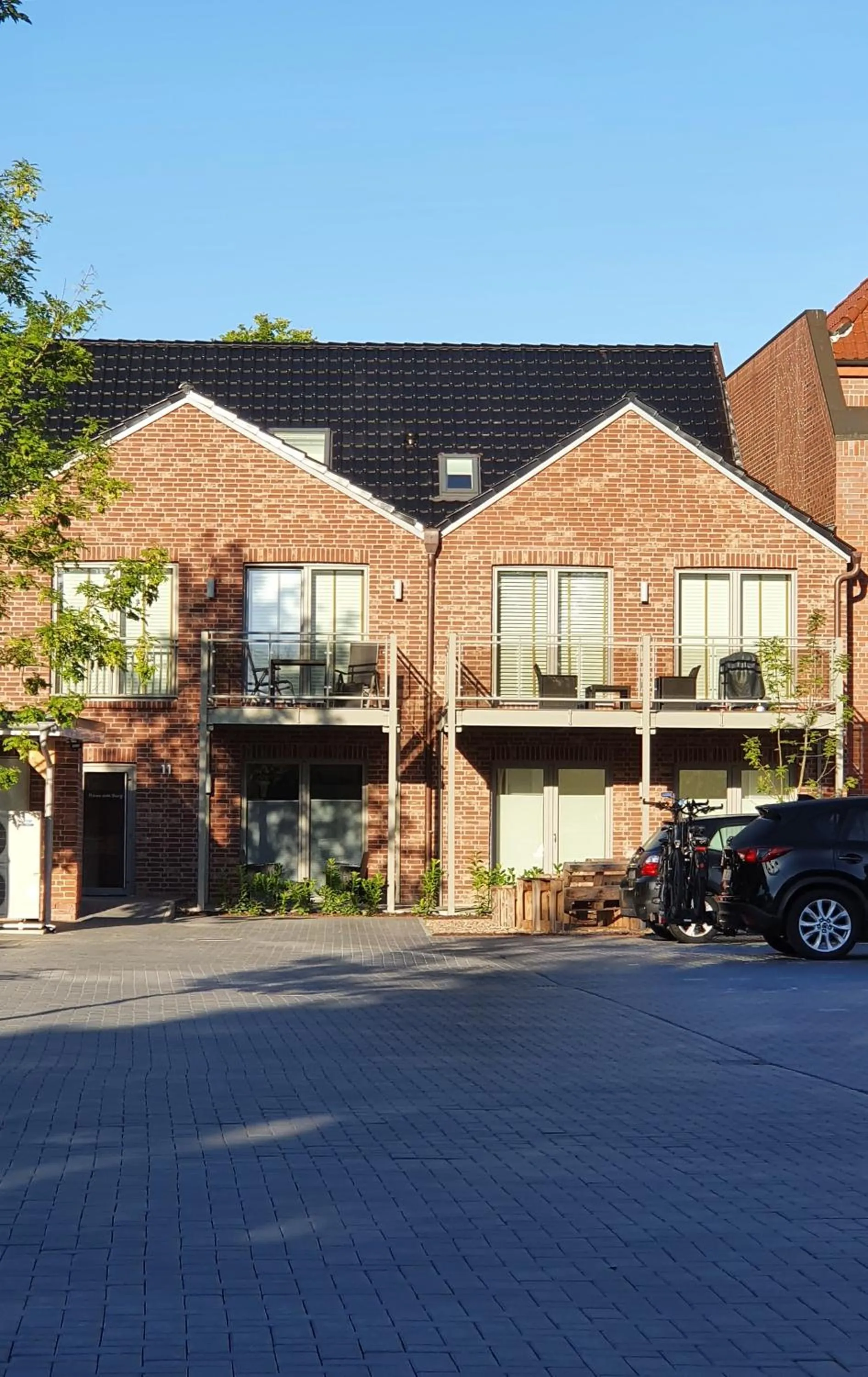 Facade/entrance in Apartmenthaus in Papenburg