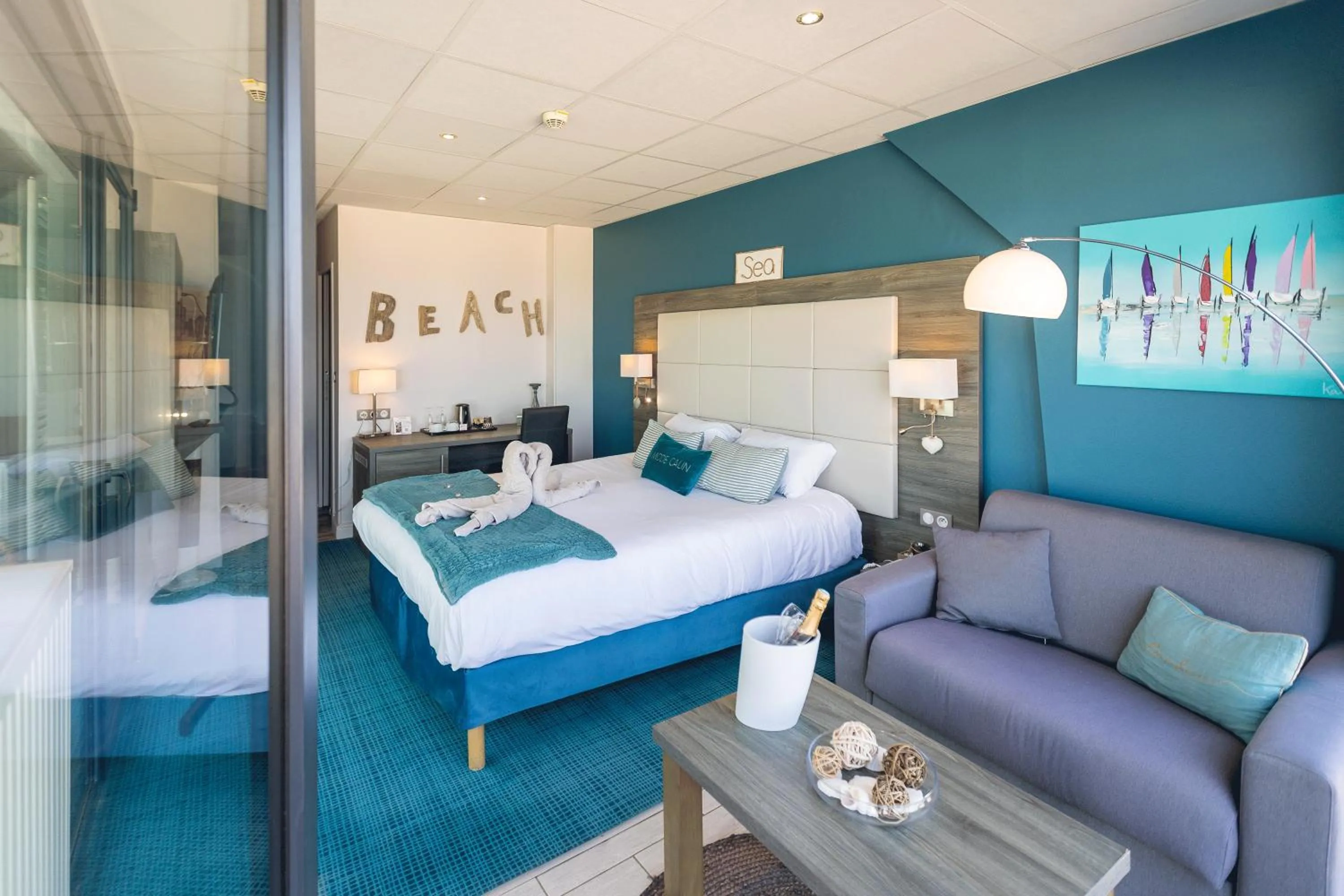 Bed in The Originals Boutique, Hôtel Neptune, Berck-sur-Mer