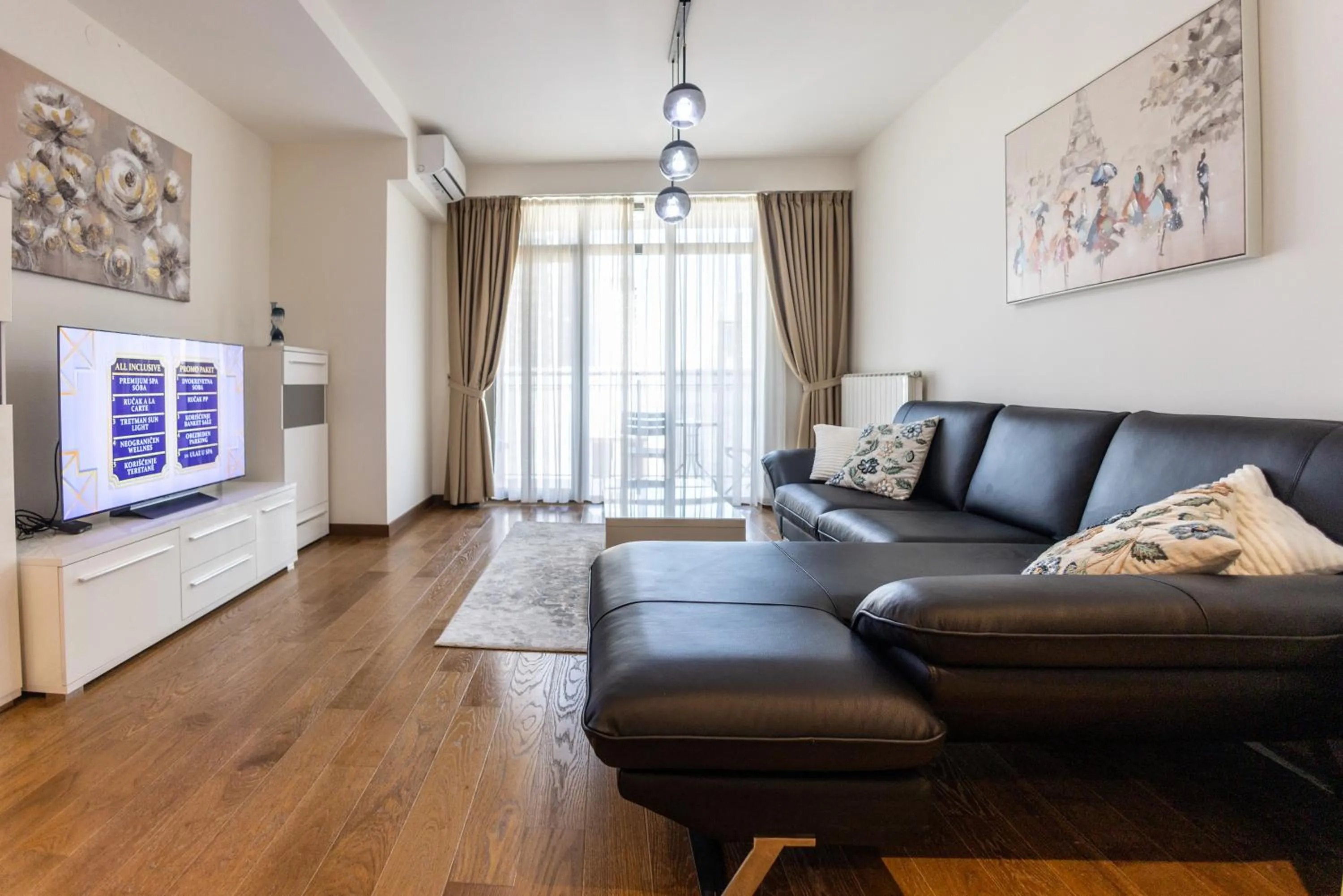 TV and multimedia in Apartments Royal - Belgrade Waterfront