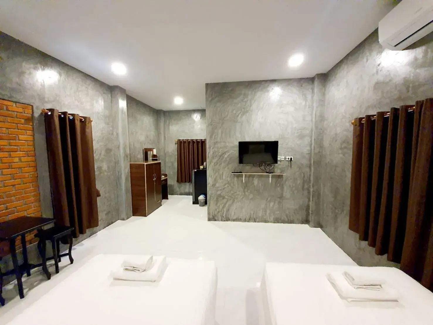 Deluxe Twin Room in B-tel Chomthong resort Chiang mai Deluxe Twin Room in B-tel Chomthong resort Chiang mai