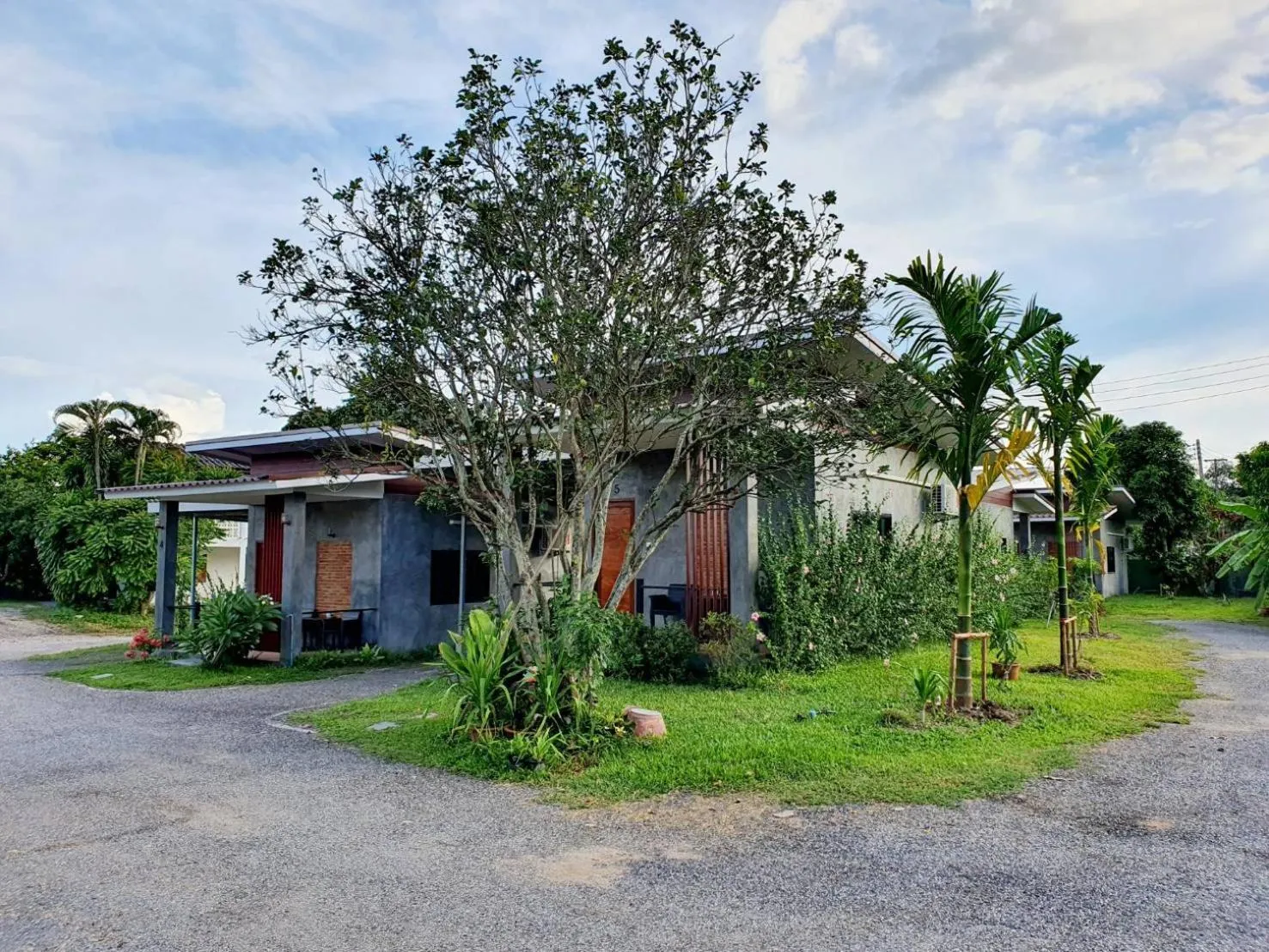 B-tel Chomthong resort Chiang mai