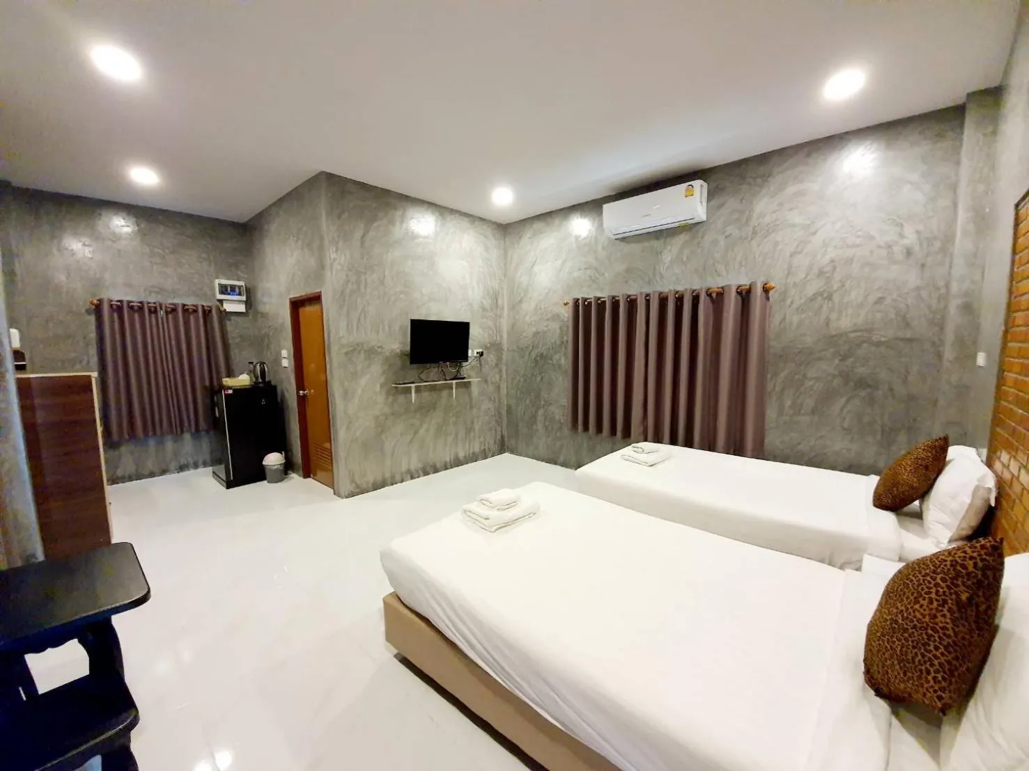 Bed in B-tel Chomthong resort Chiang mai