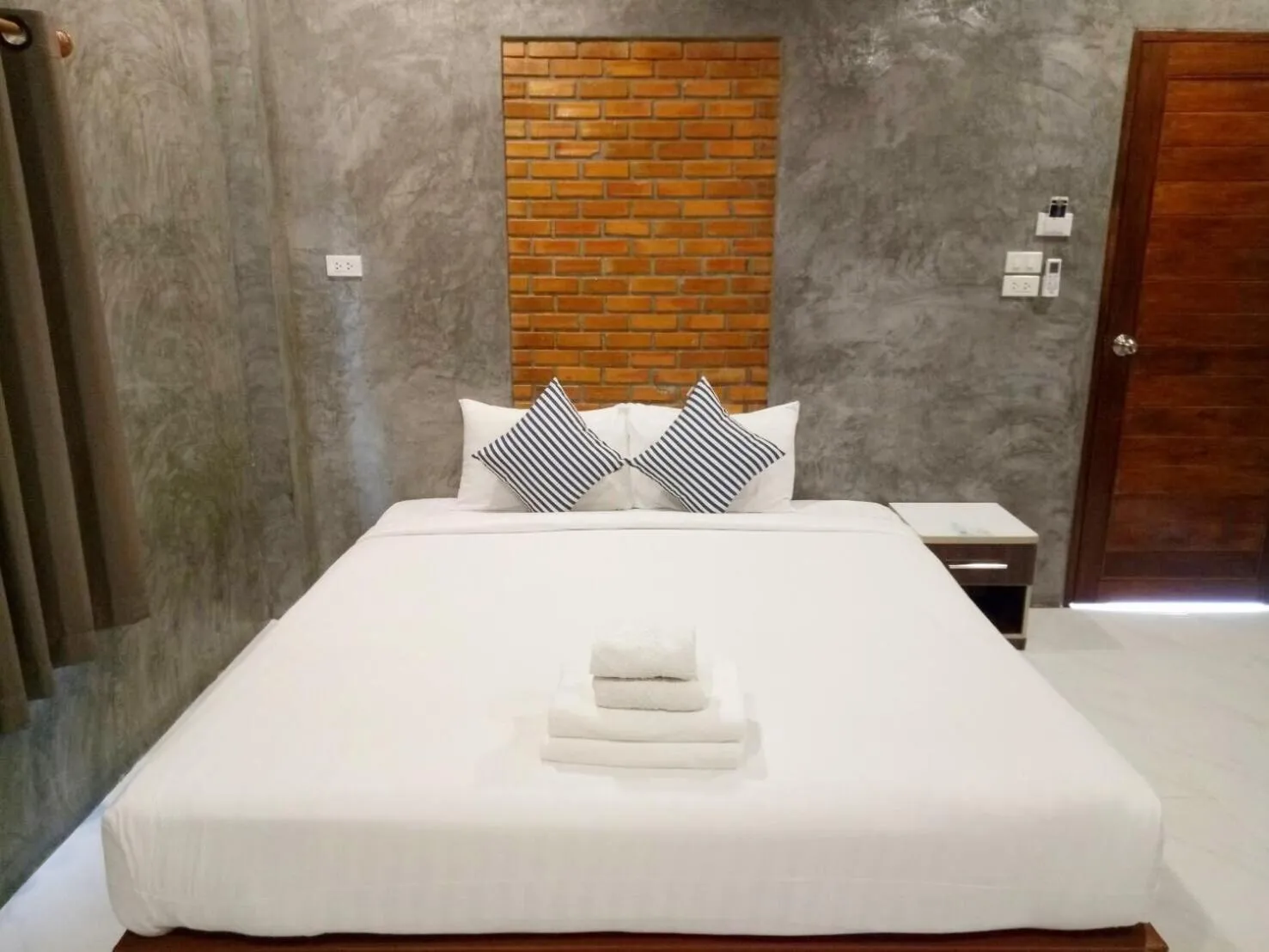 Bed in B-tel Chomthong resort Chiang mai