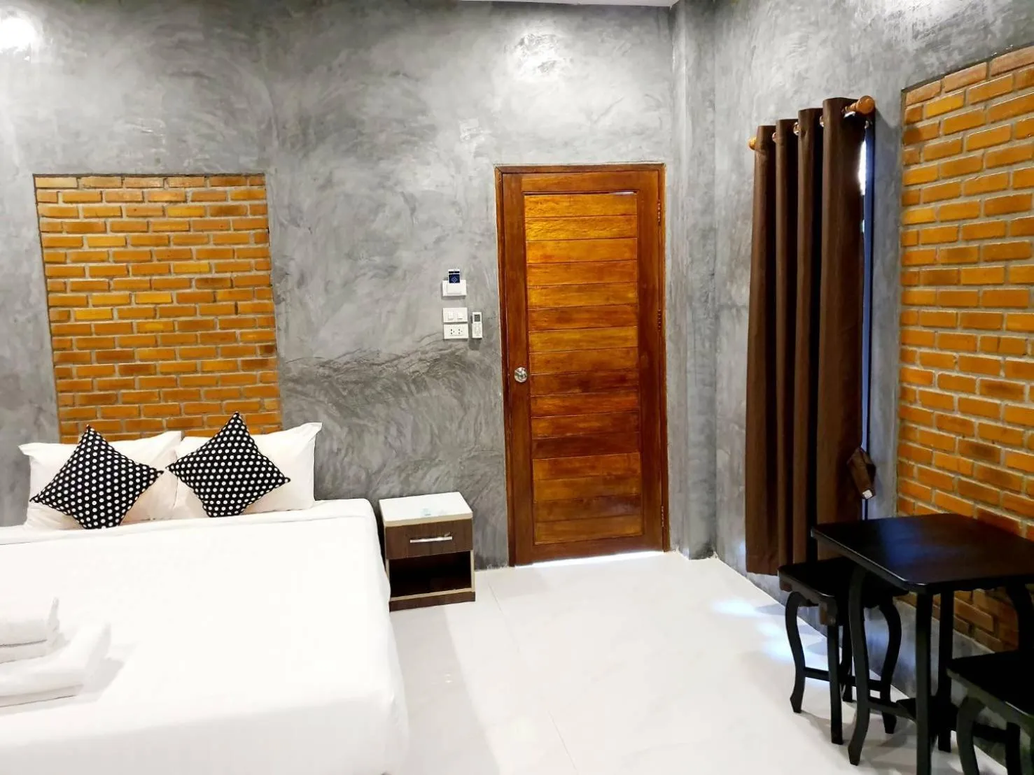 Bed in B-tel Chomthong resort Chiang mai