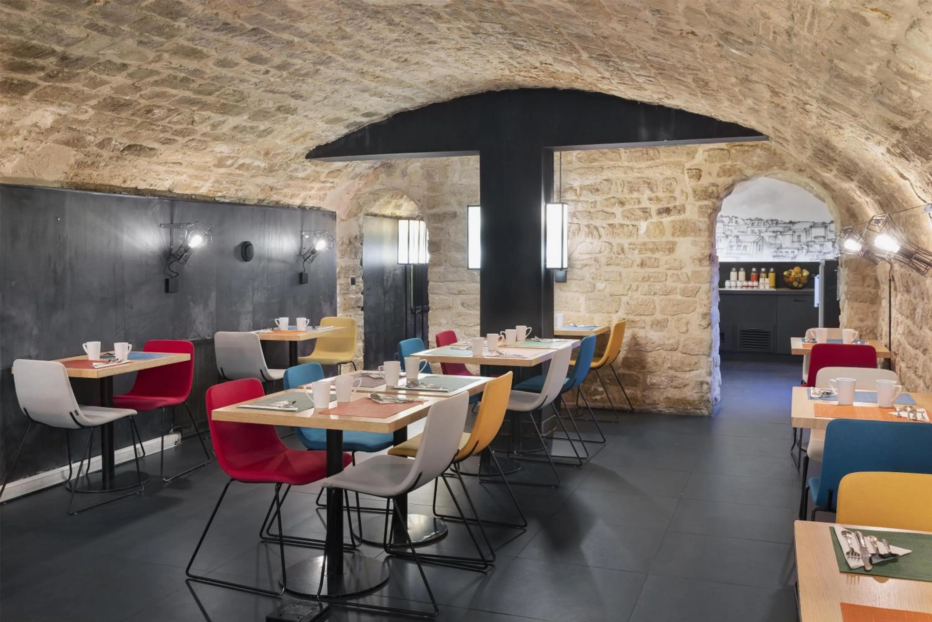 Breakfast in East Side House Paris