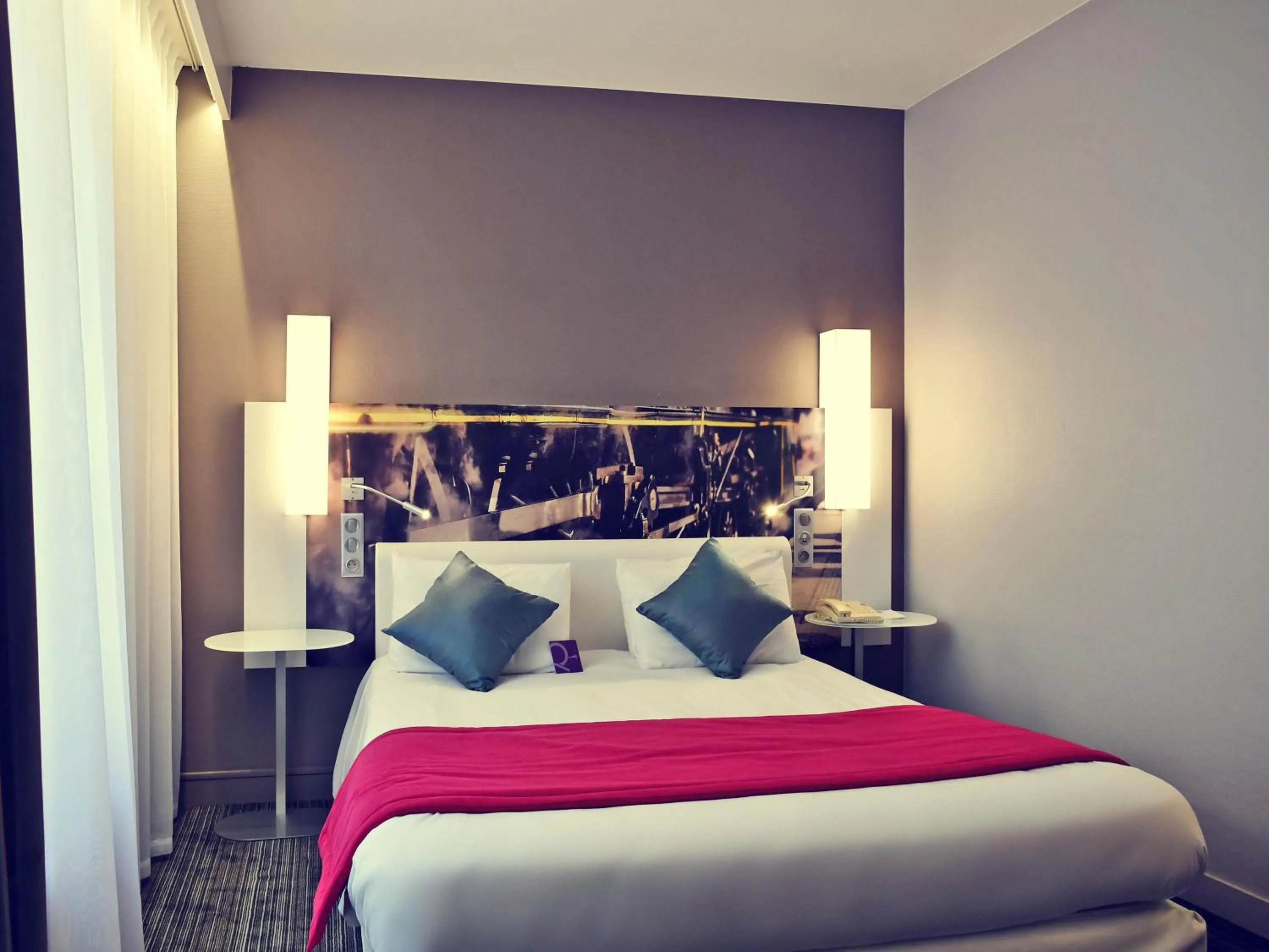 Bedroom, Bed in Mercure Paris Gare de l'Est