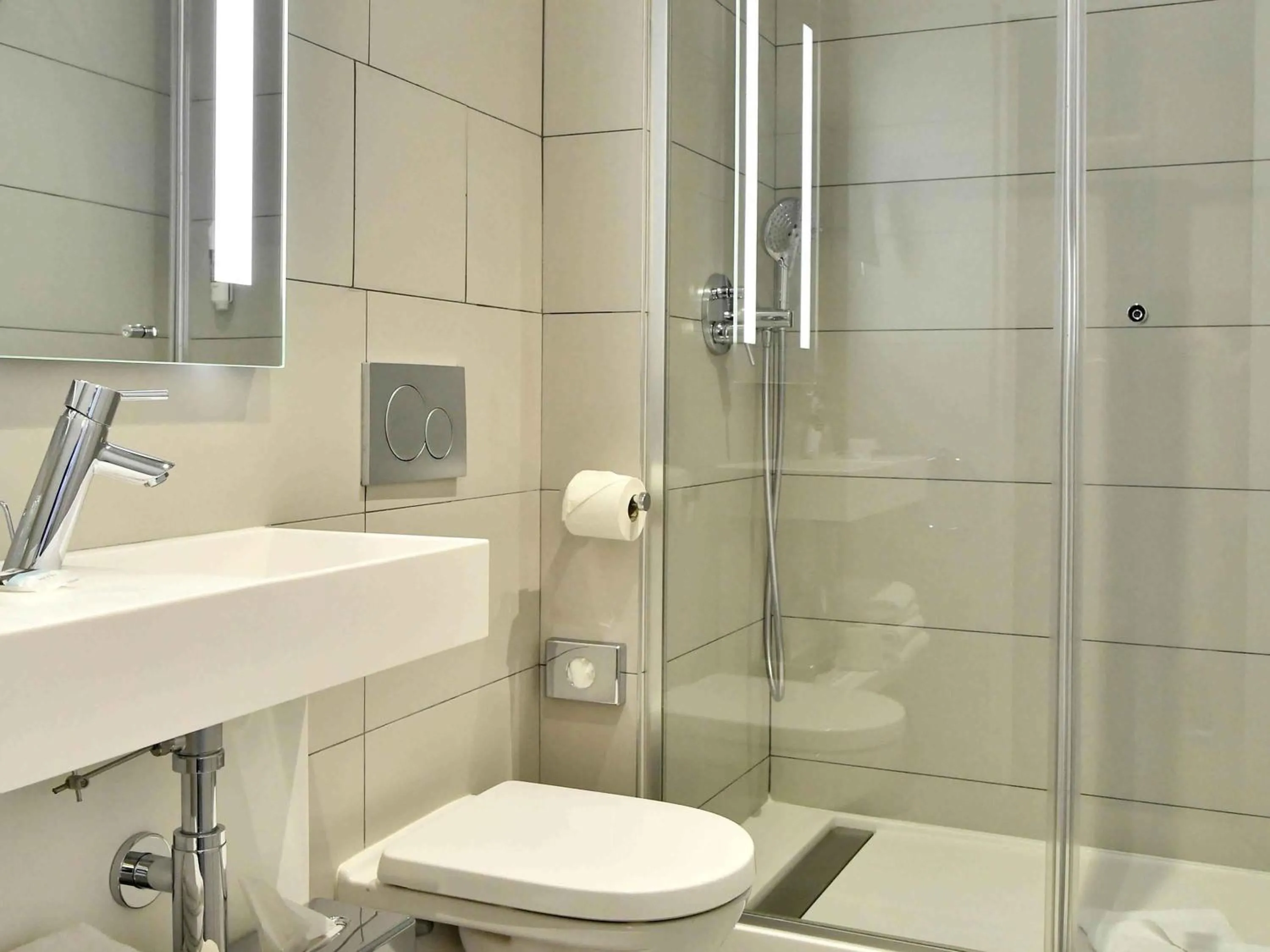 Bedroom in Mercure Paris Gare de l'Est