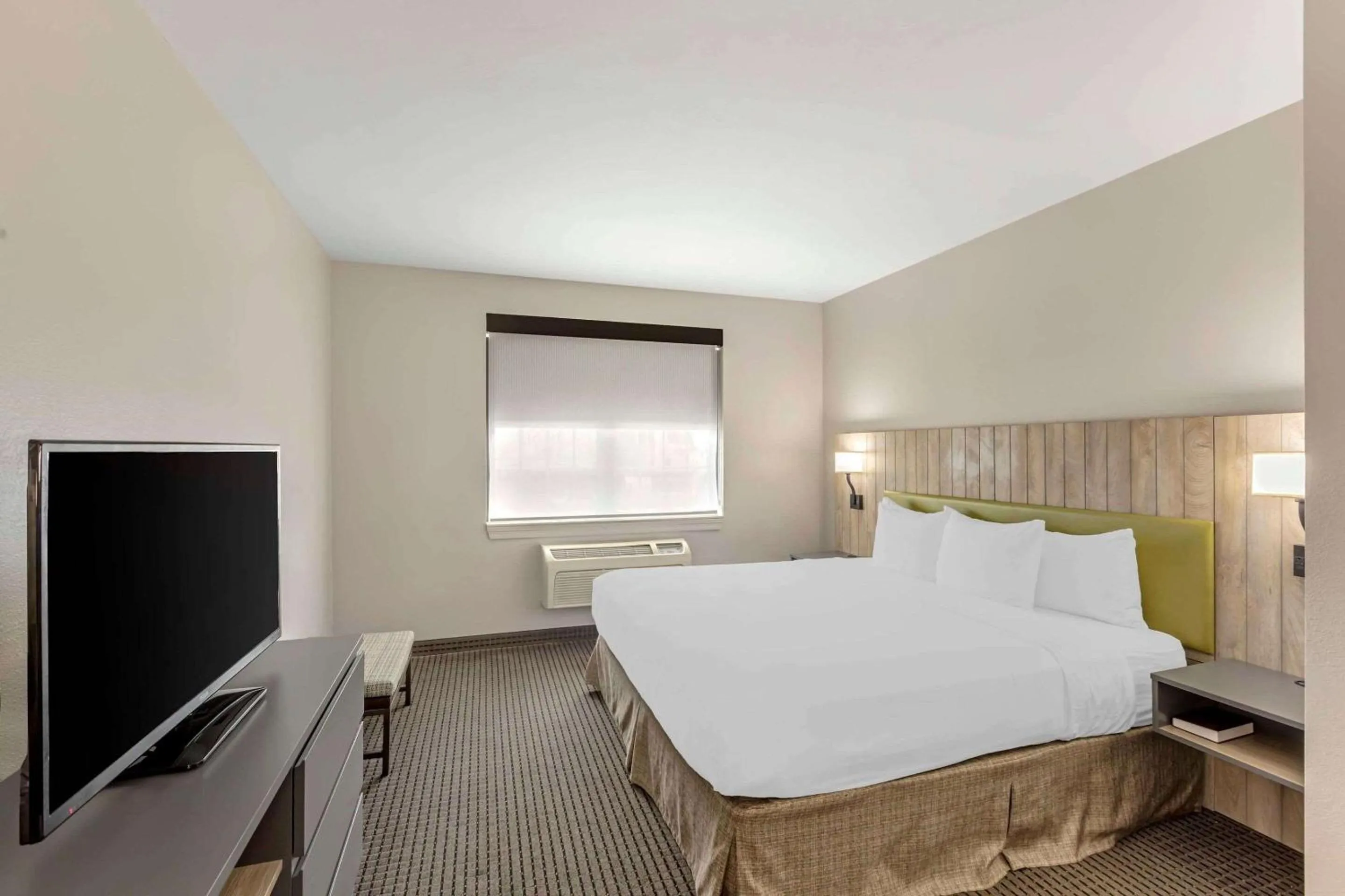Bedroom, Bed in Country Inn & Suites by Radisson, Elk Grove Village-Itasca
