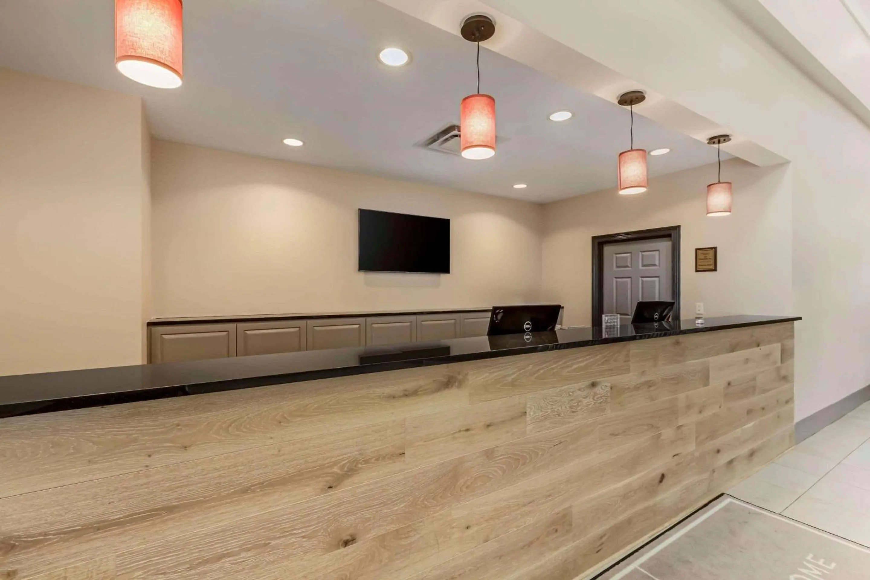 Lobby or reception in Country Inn & Suites by Radisson, Elk Grove Village-Itasca