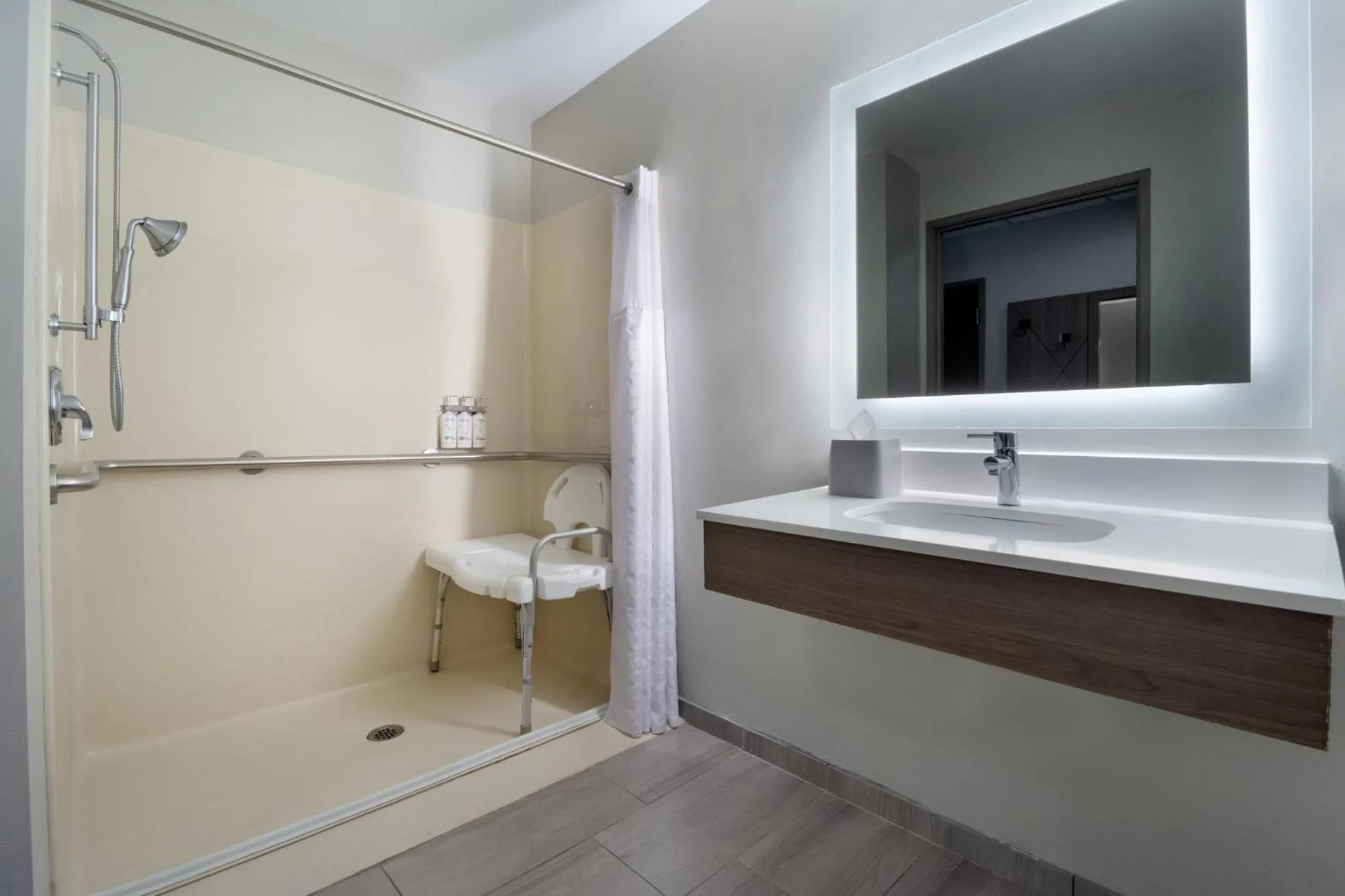 Bathroom in Holiday Inn Express Hotel & Suites Saginaw by IHG