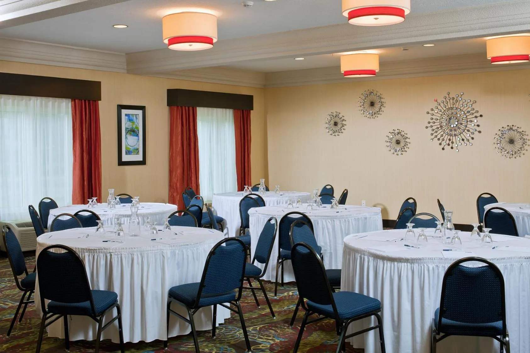 Meeting/conference room in Holiday Inn Express Hotel & Suites Saginaw by IHG