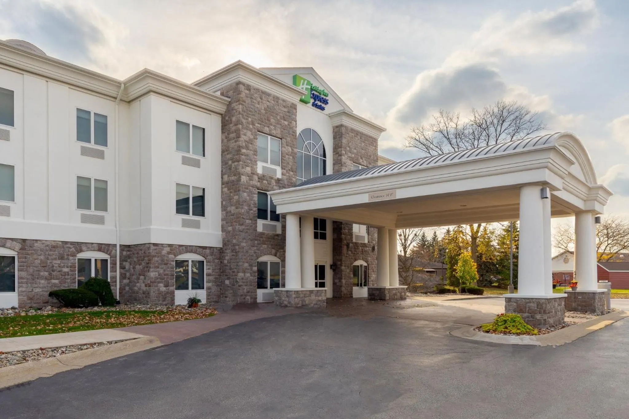 Property building in Holiday Inn Express Hotel & Suites Saginaw by IHG