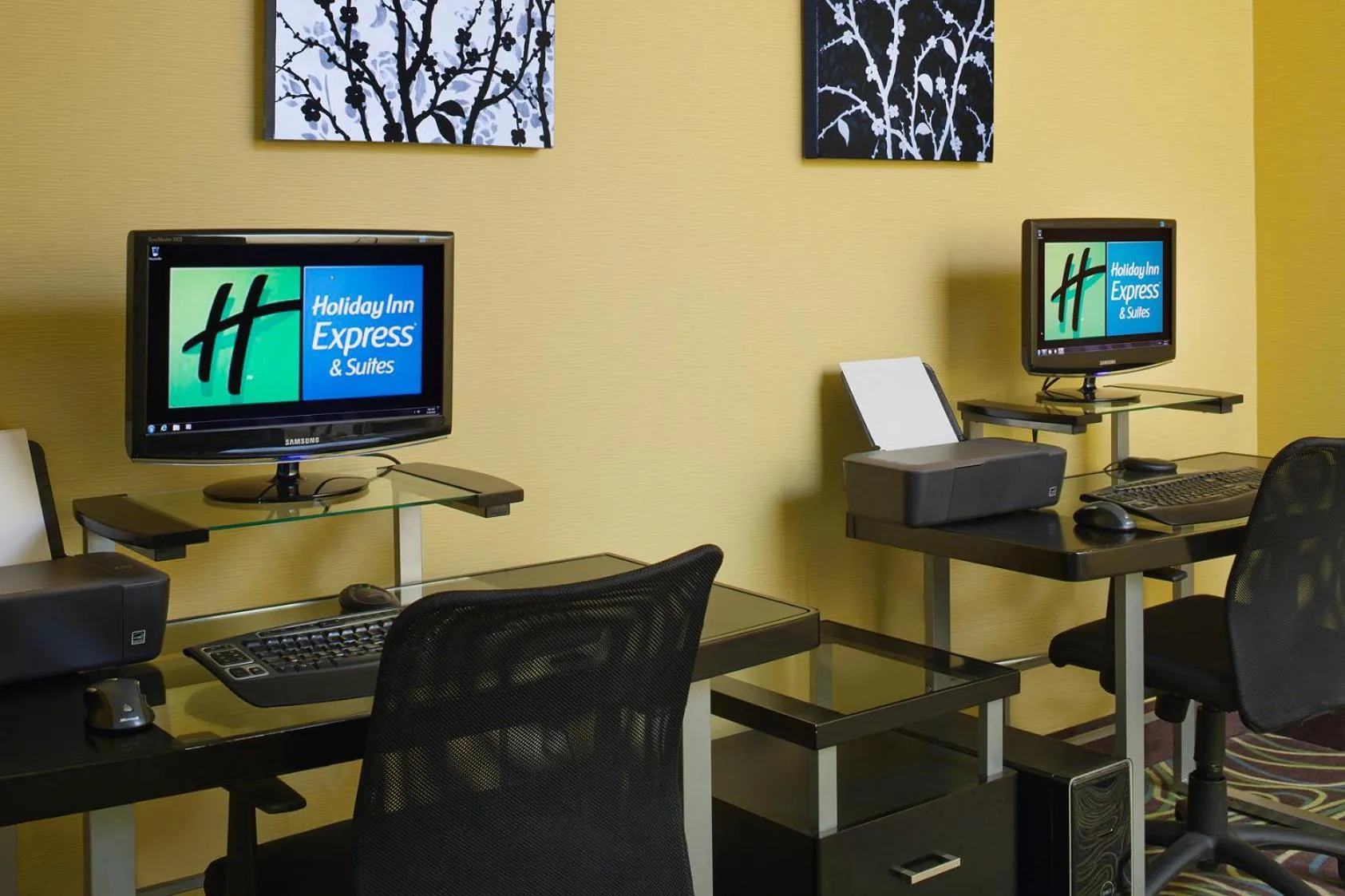 Business facilities in Holiday Inn Express Hotel & Suites Saginaw by IHG