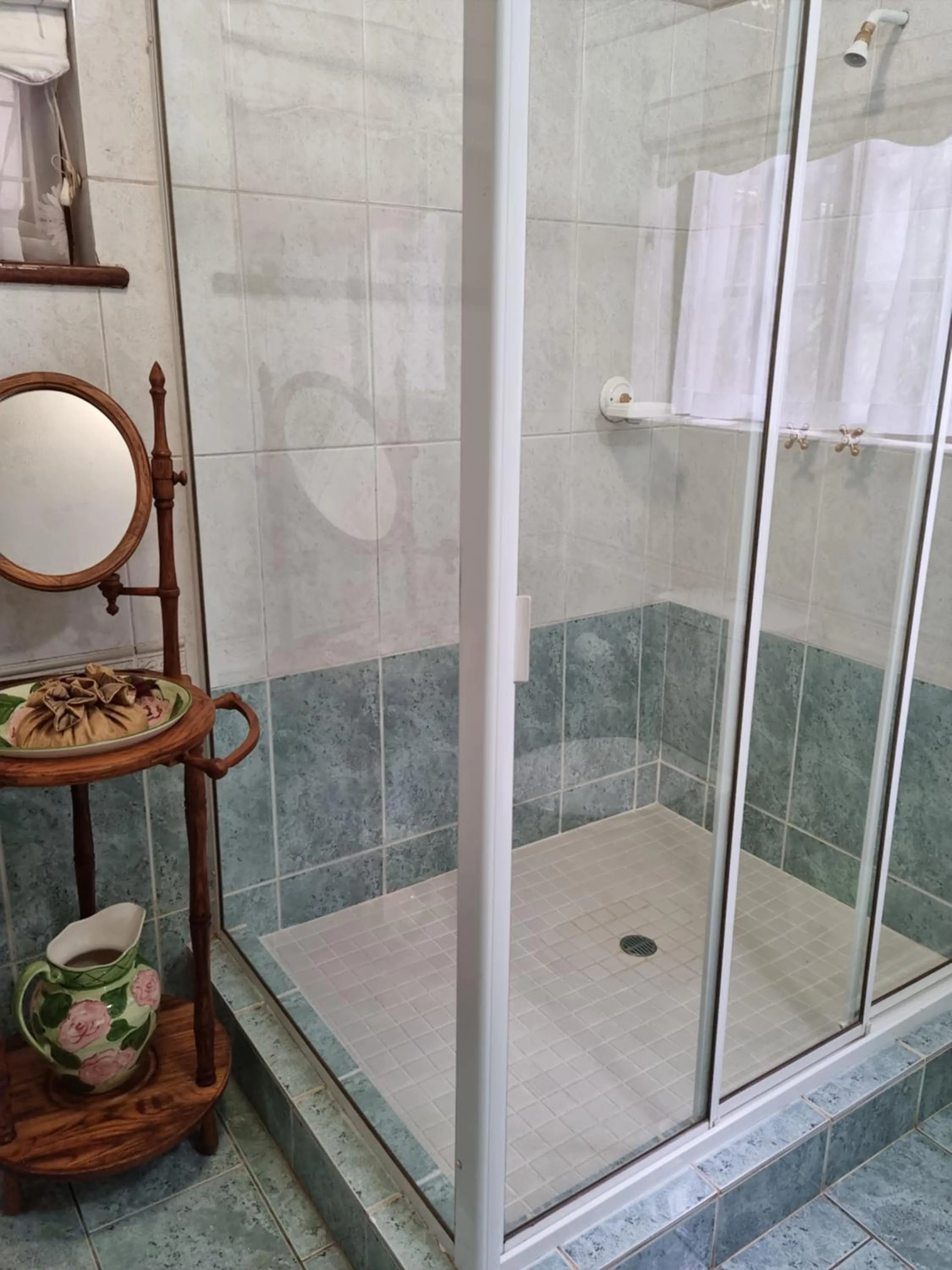 Bathroom in Churchill House