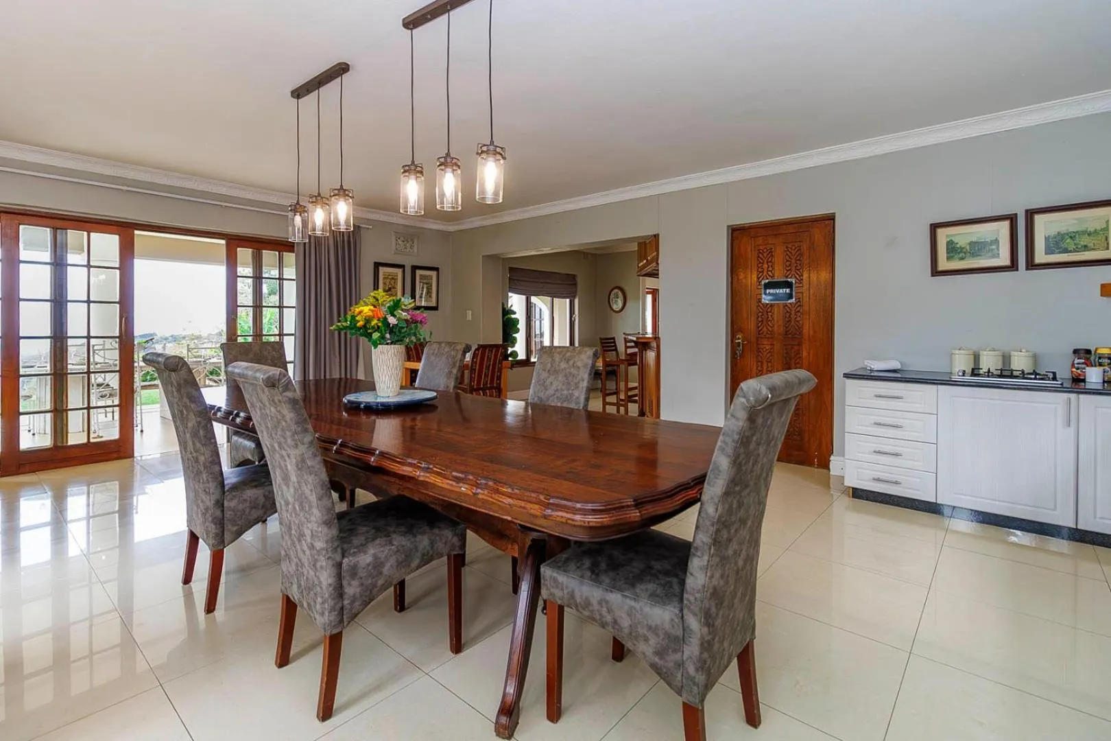 Breakfast in Churchill House