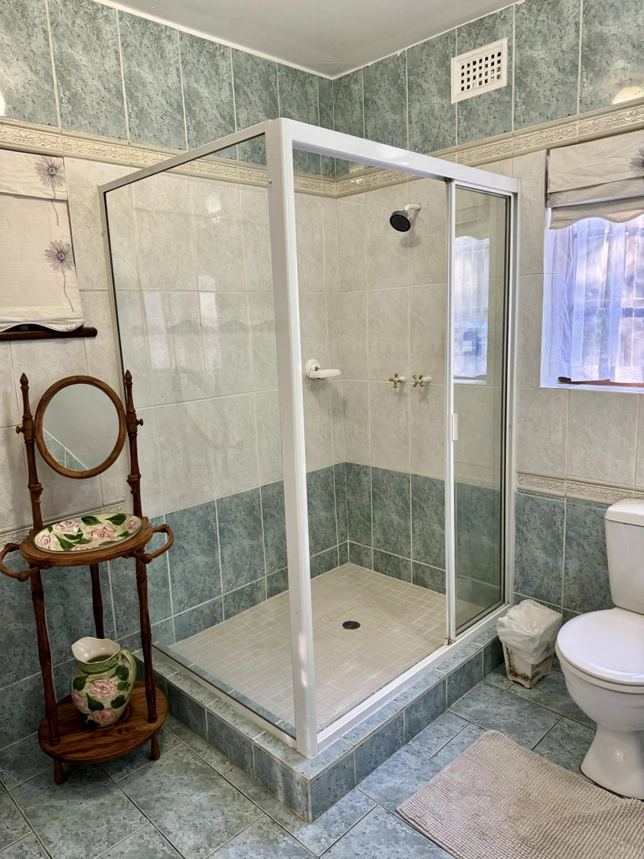 Bathroom in Churchill House