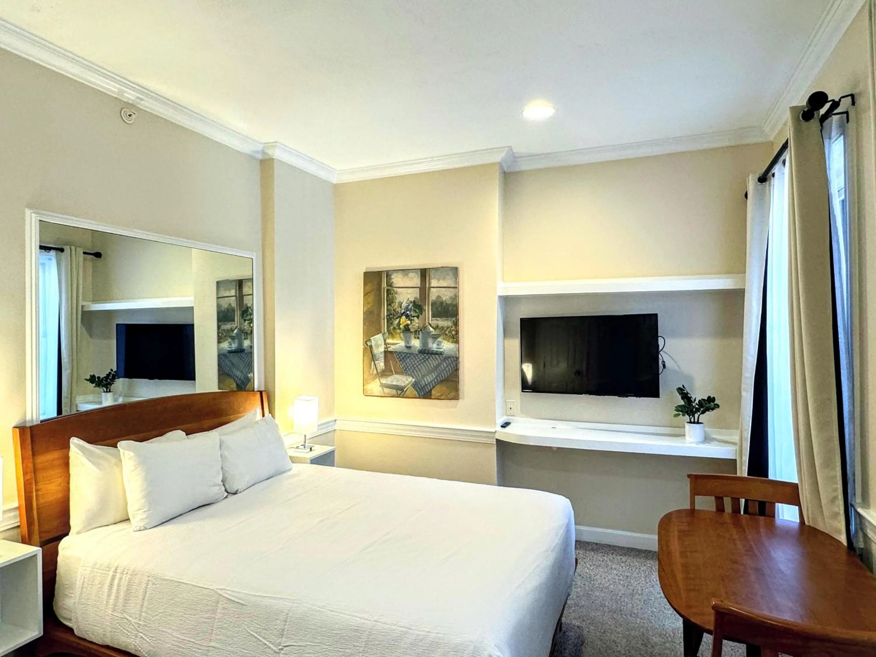 Photo of the whole room, Bed in Copley House