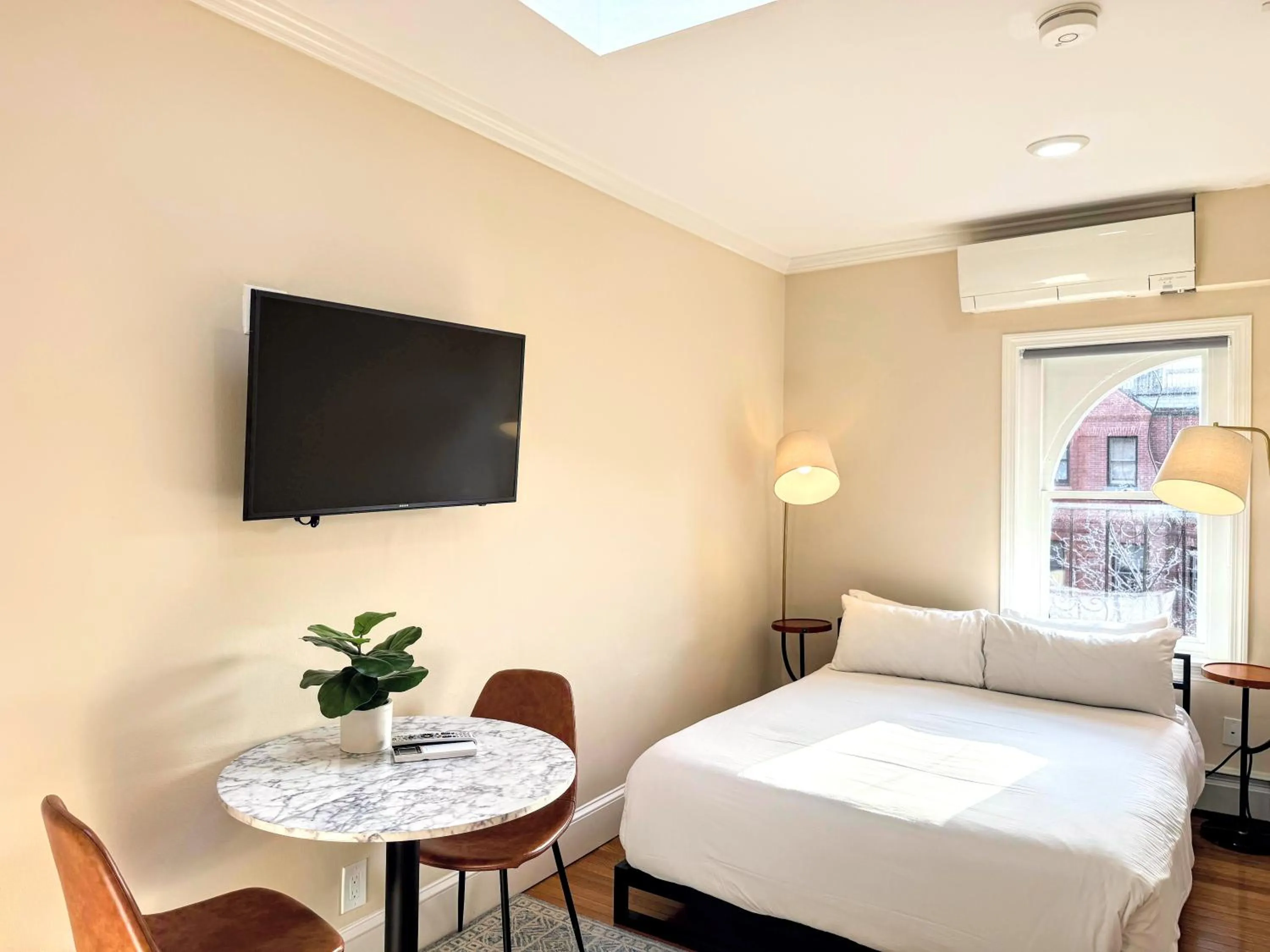 Photo of the whole room, Bed in Copley House