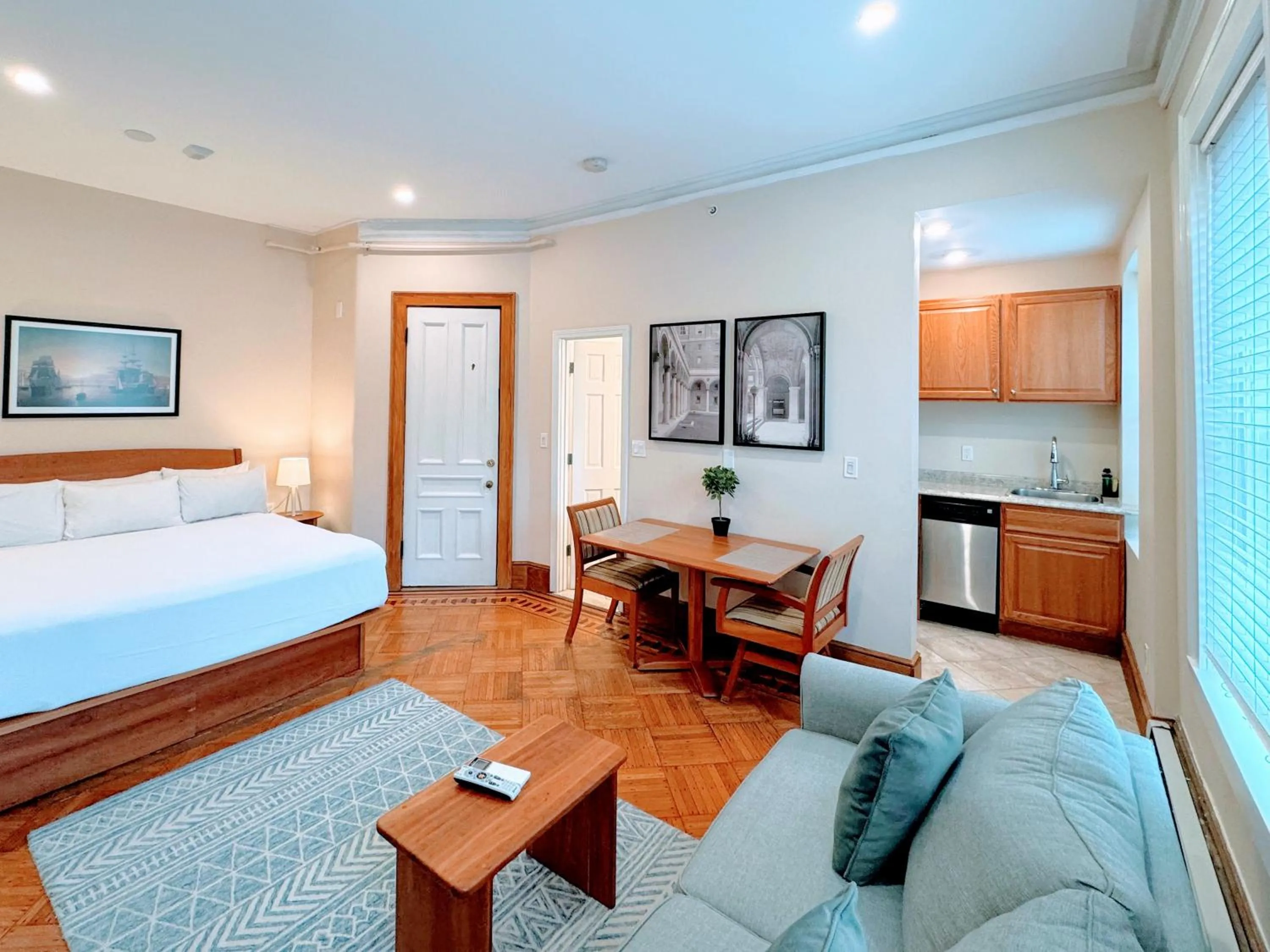 Photo of the whole room, Bed in Copley House