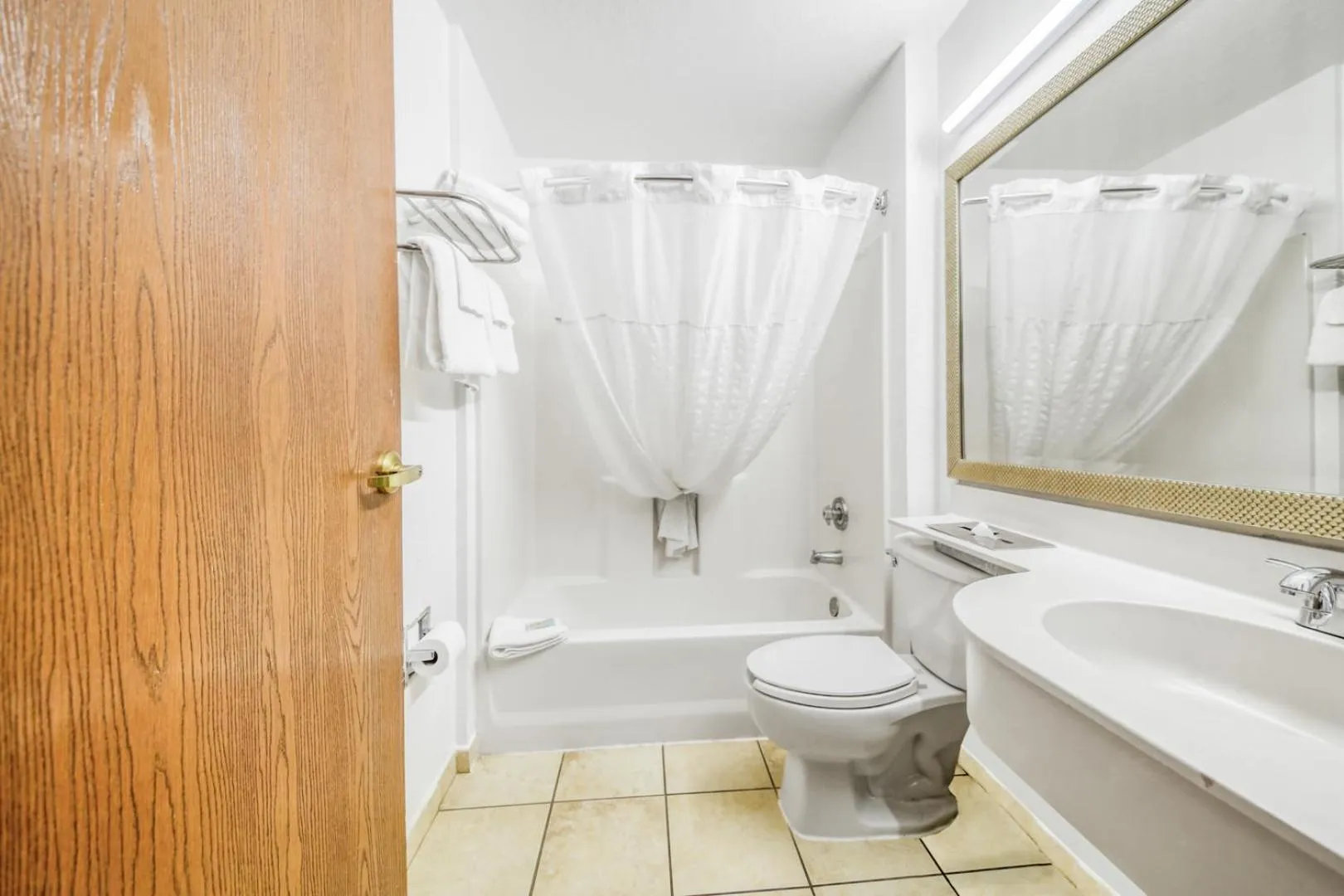 Shower in Baymont by Wyndham Orlando-International Dr-Universal Blvd