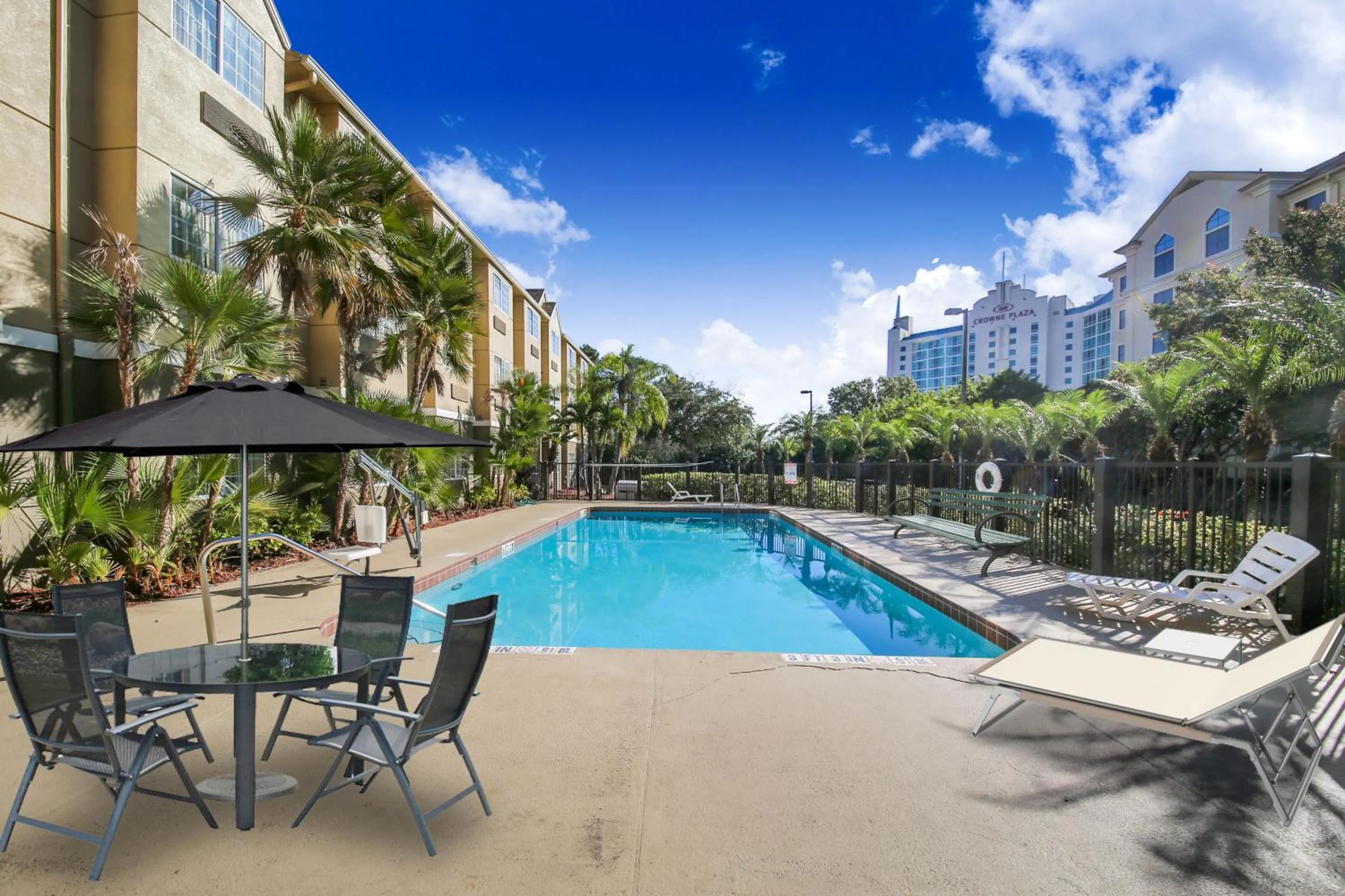 Patio in Baymont by Wyndham Orlando-International Dr-Universal Blvd