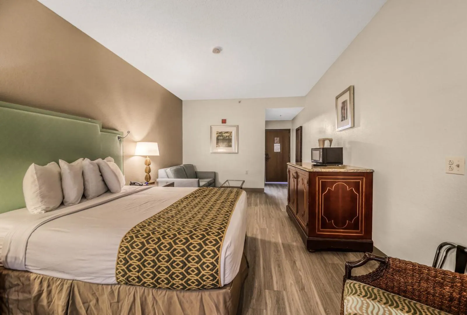 Bed in Baymont by Wyndham Orlando-International Dr-Universal Blvd