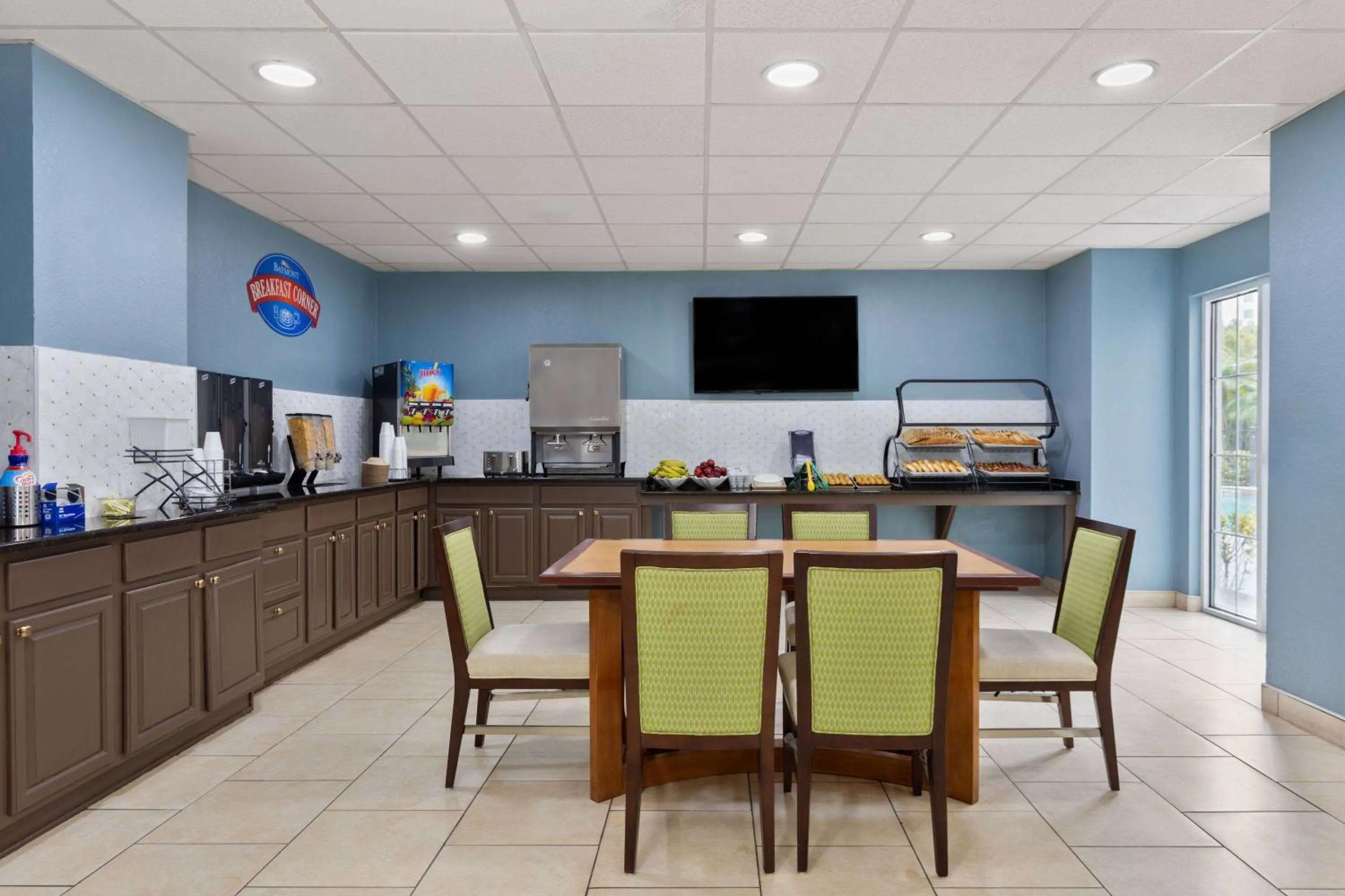 Breakfast in Baymont by Wyndham Orlando-International Dr-Universal Blvd