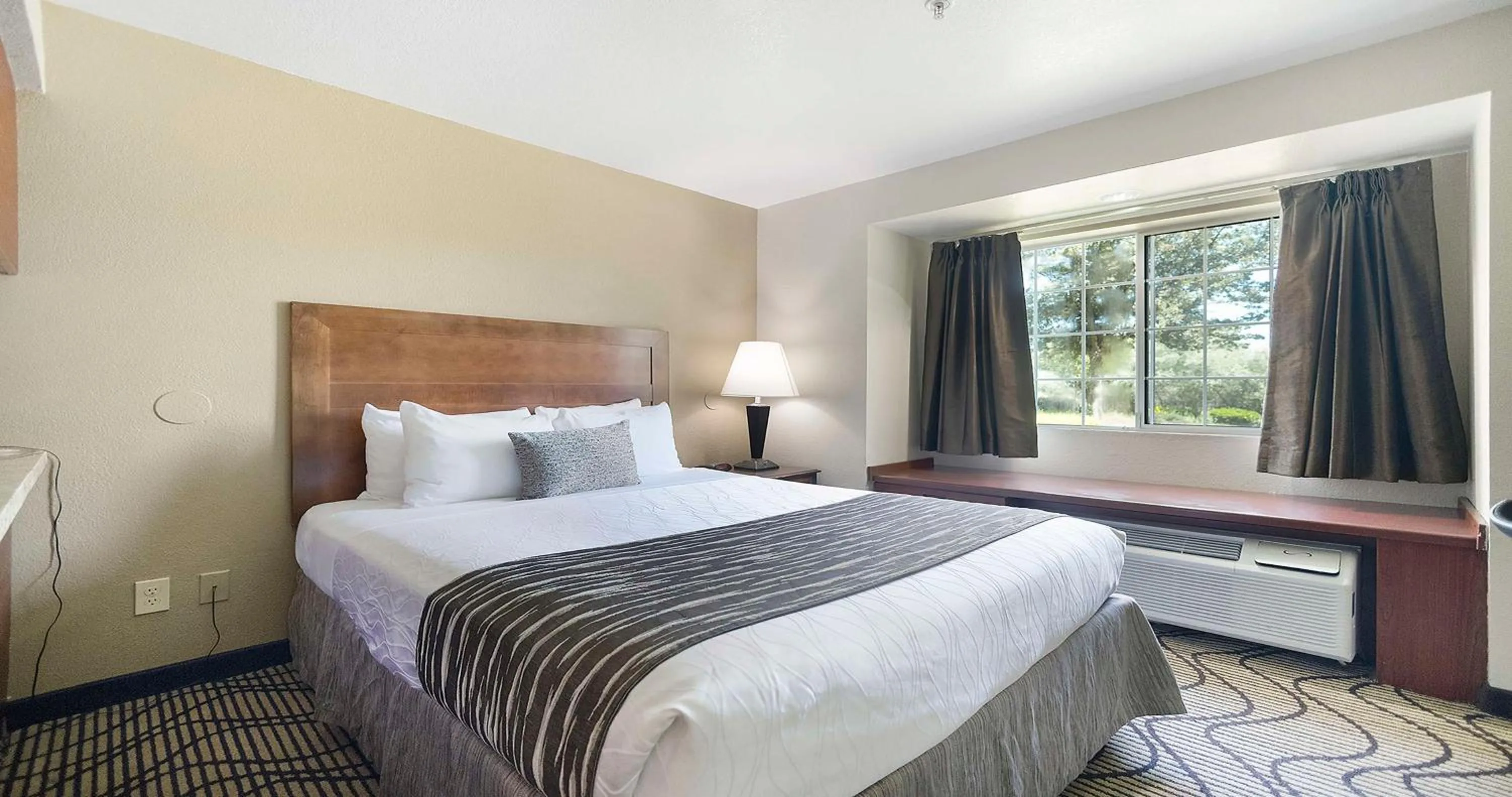 Photo of the whole room, Bed in SureStay Plus Hotel by Best Western Rocklin