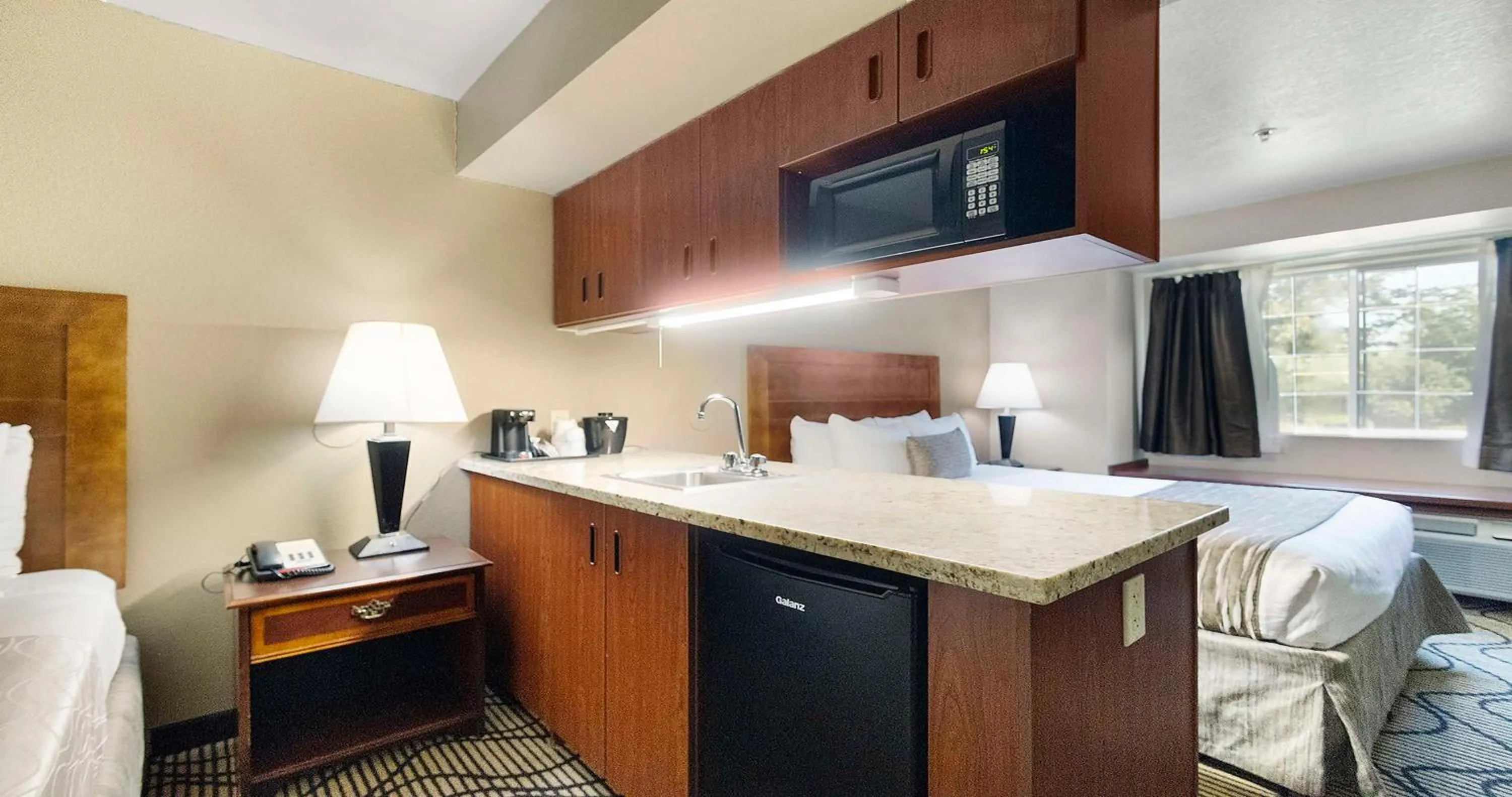 Other, Bed in SureStay Plus Hotel by Best Western Rocklin