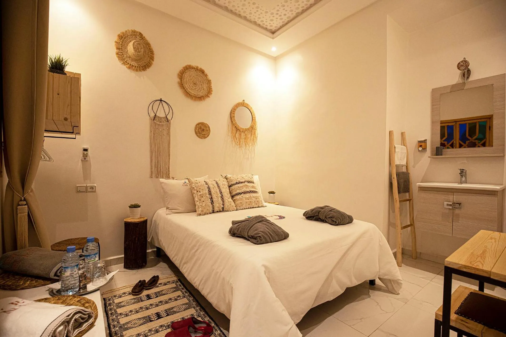 Bedroom, Bed in RIAD Miel & Une Nuit