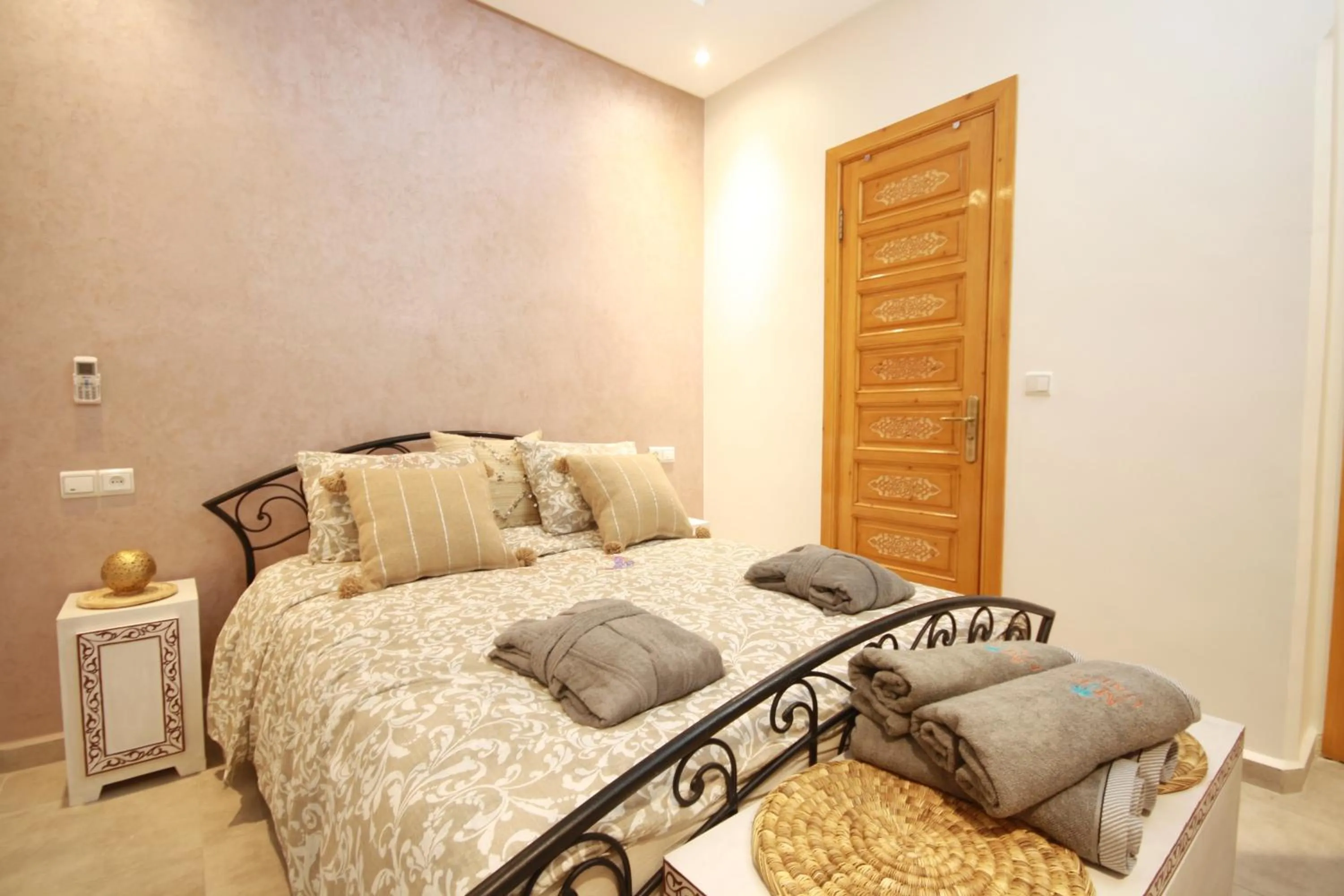 Bedroom, Bed in RIAD Miel & Une Nuit