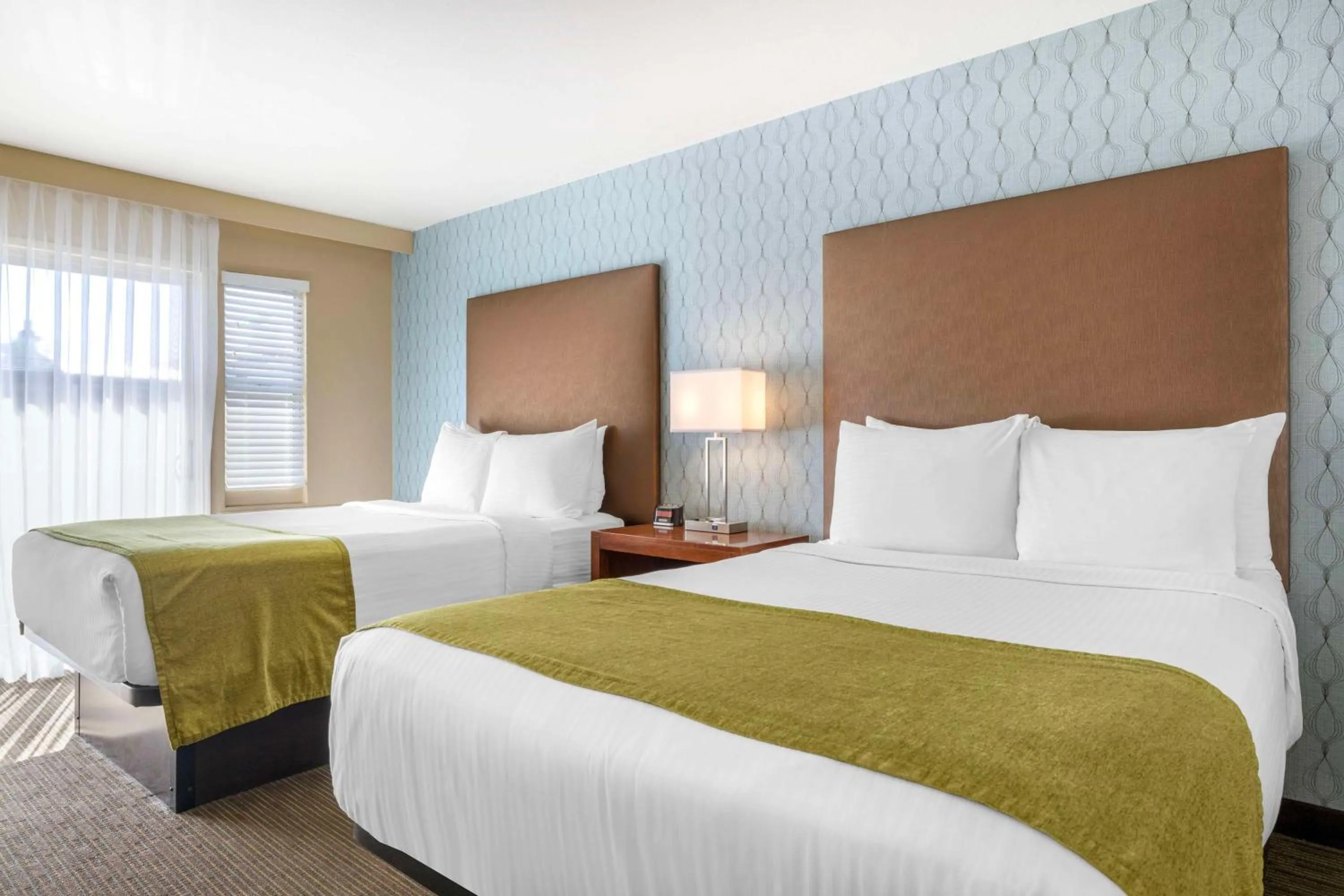 Bedroom, Bed in Best Western Plus Beach View Lodge Carlsbad