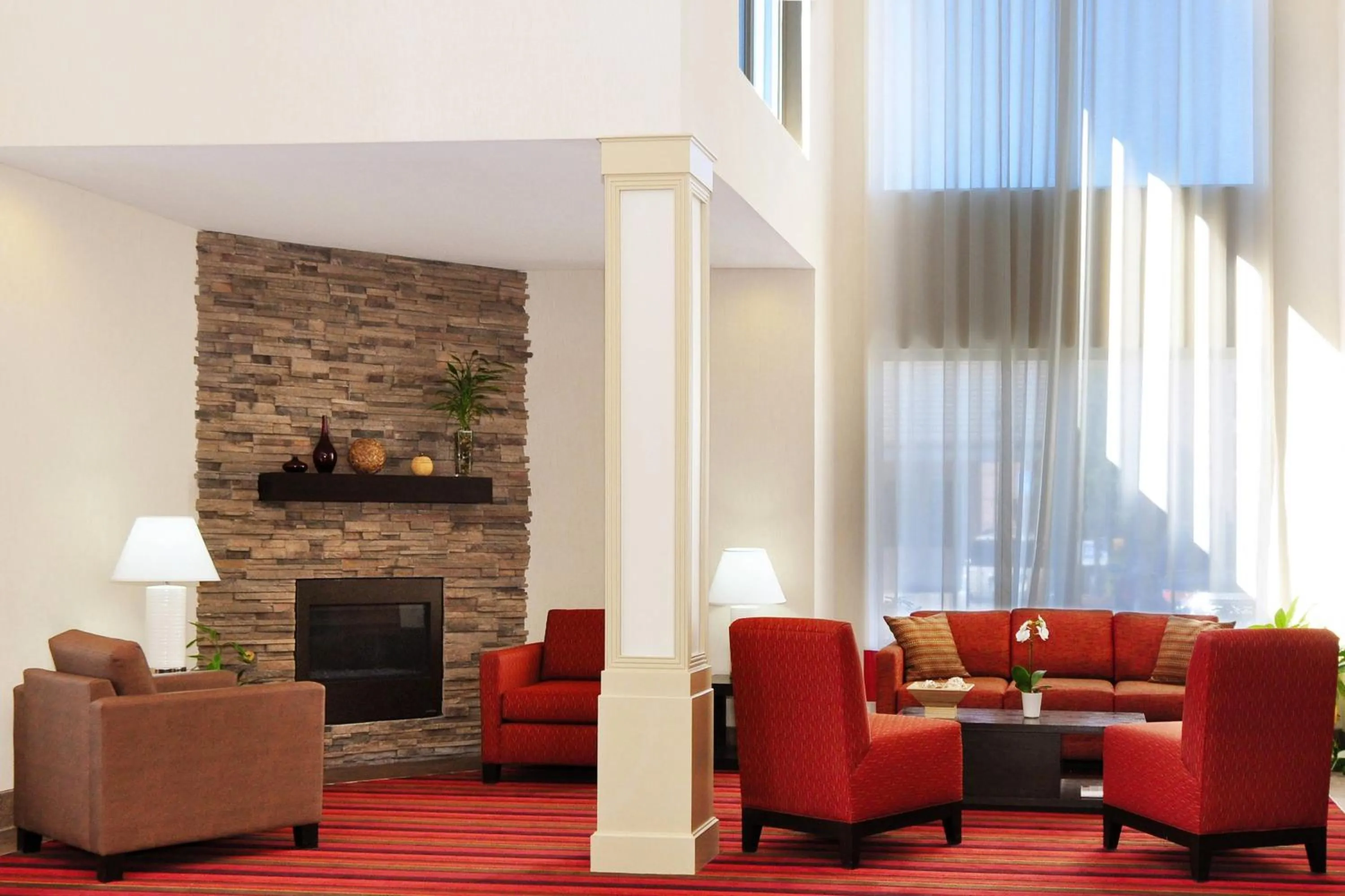 Lobby or reception in Four Points by Sheraton Portland East