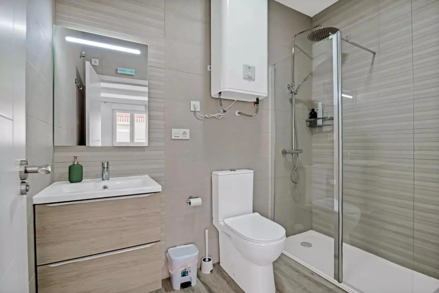 Bathroom in Umihouse apartamentos centro Alicante