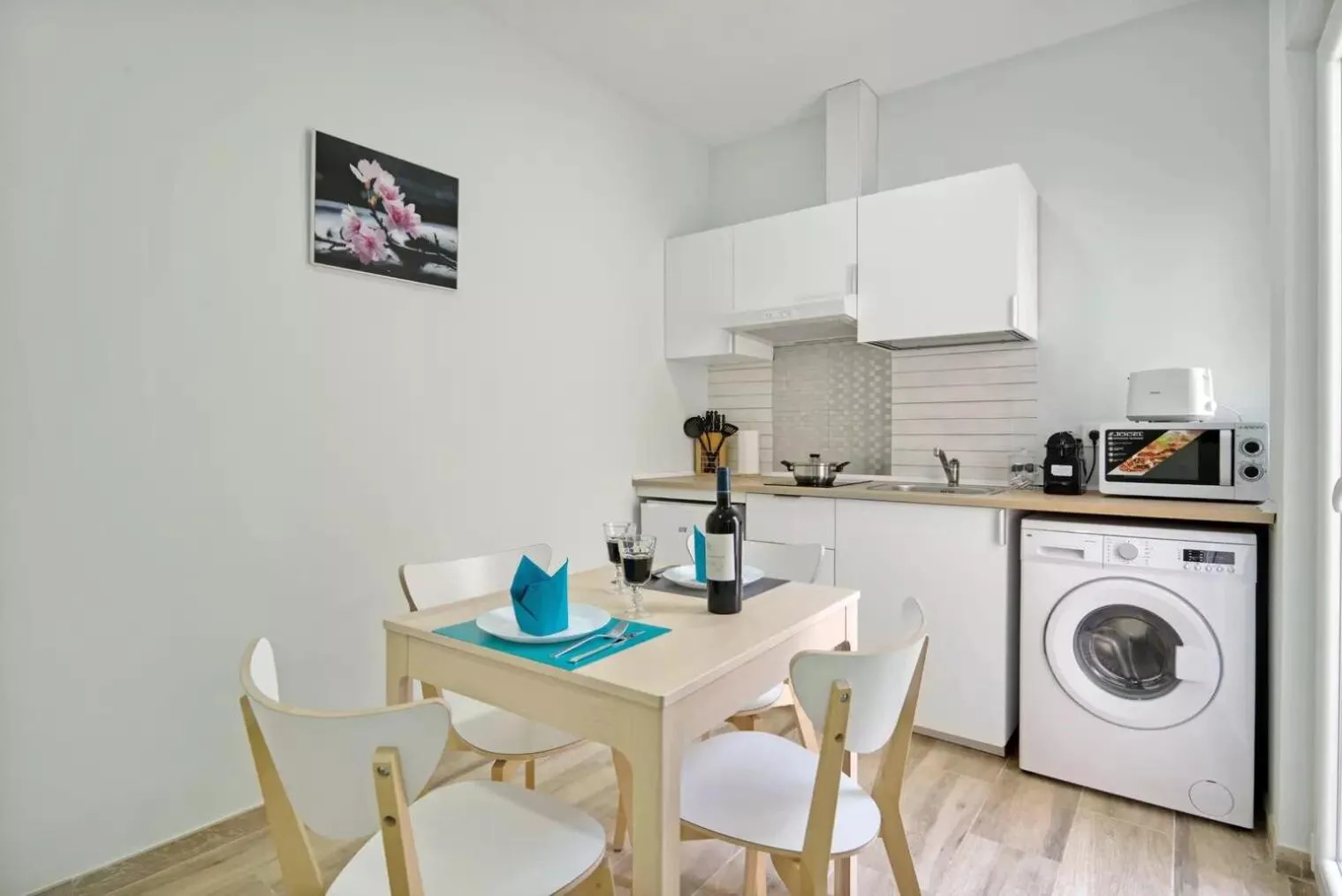 Kitchen or kitchenette in Umihouse apartamentos centro Alicante