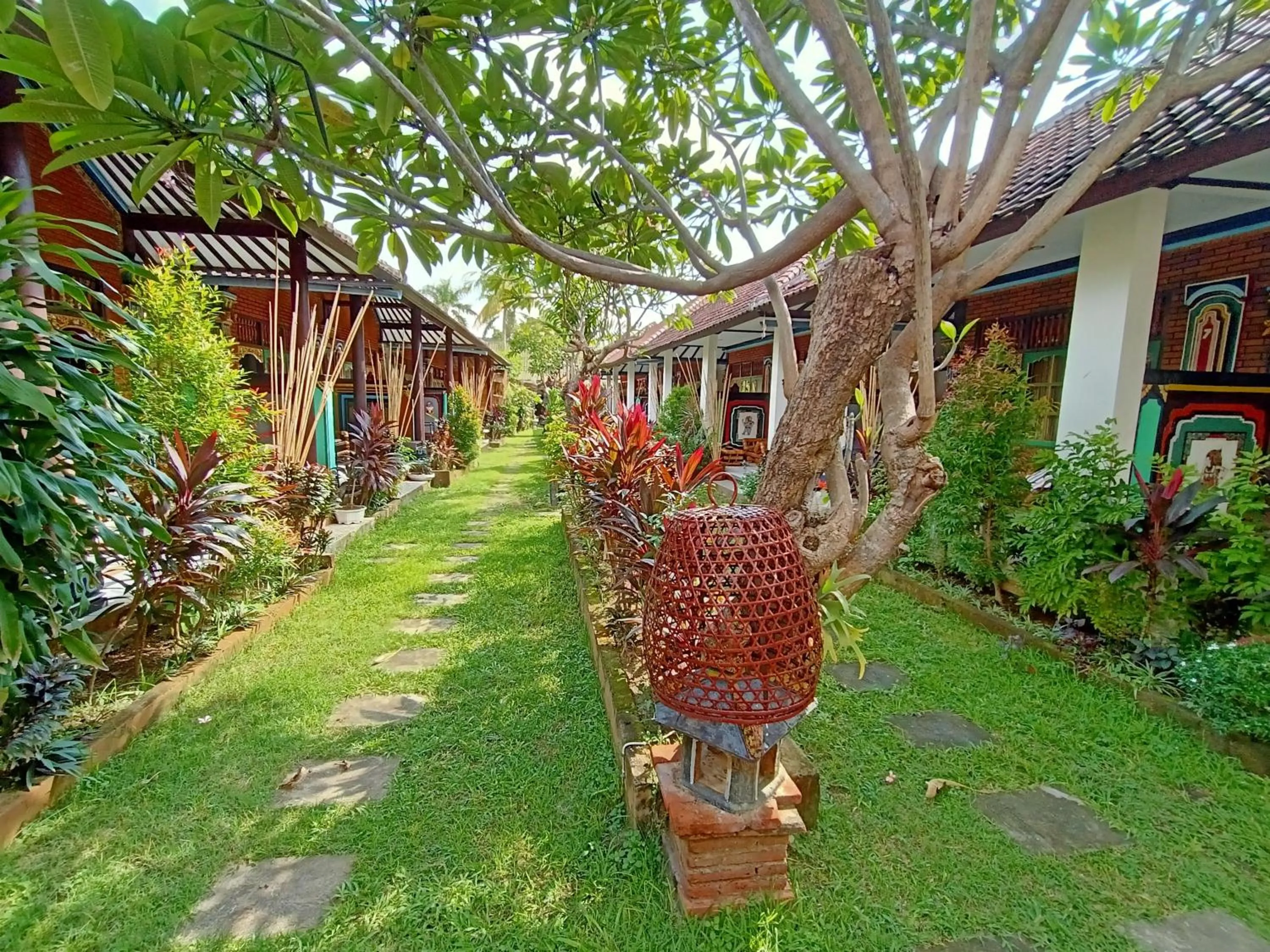 Garden in Binaria Museum Hotel