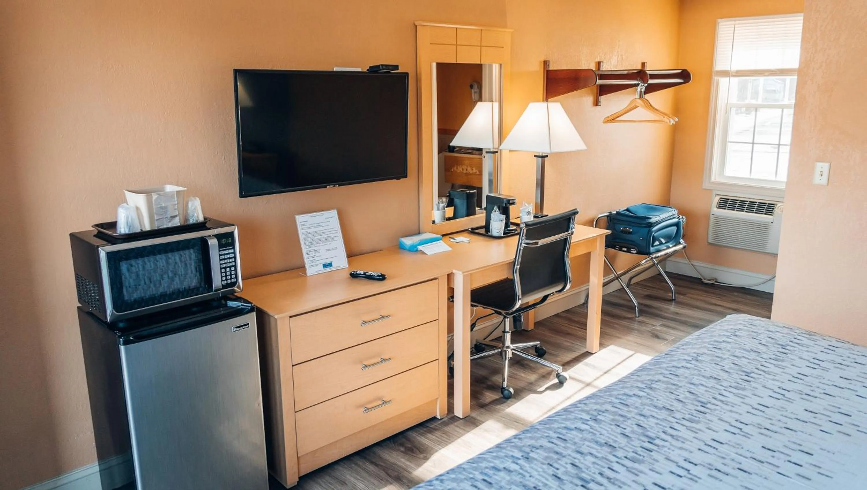 Bed in Quiet Corner Inn