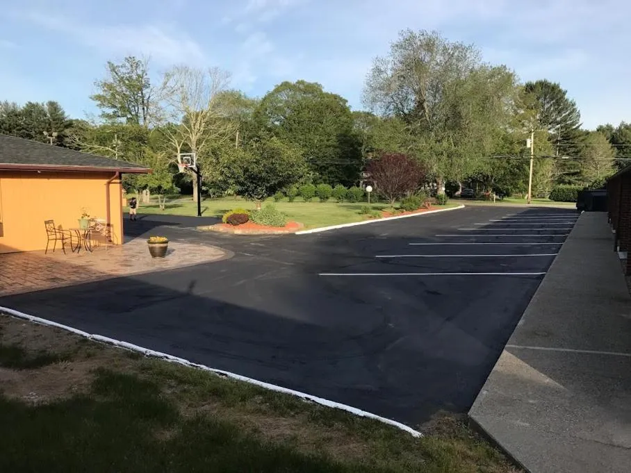 Parking in Quiet Corner Inn