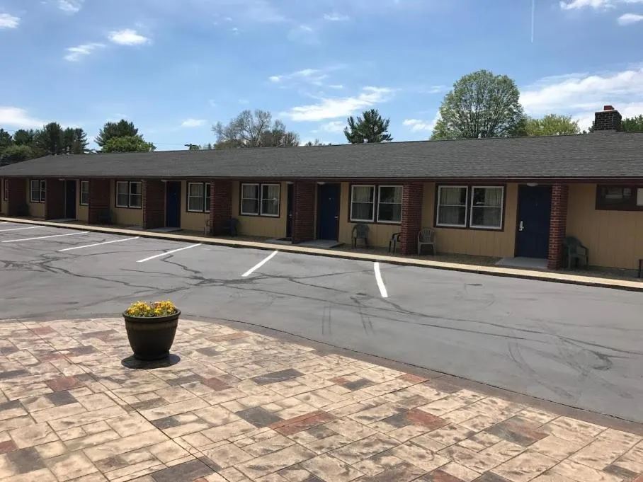 Property building in Quiet Corner Inn