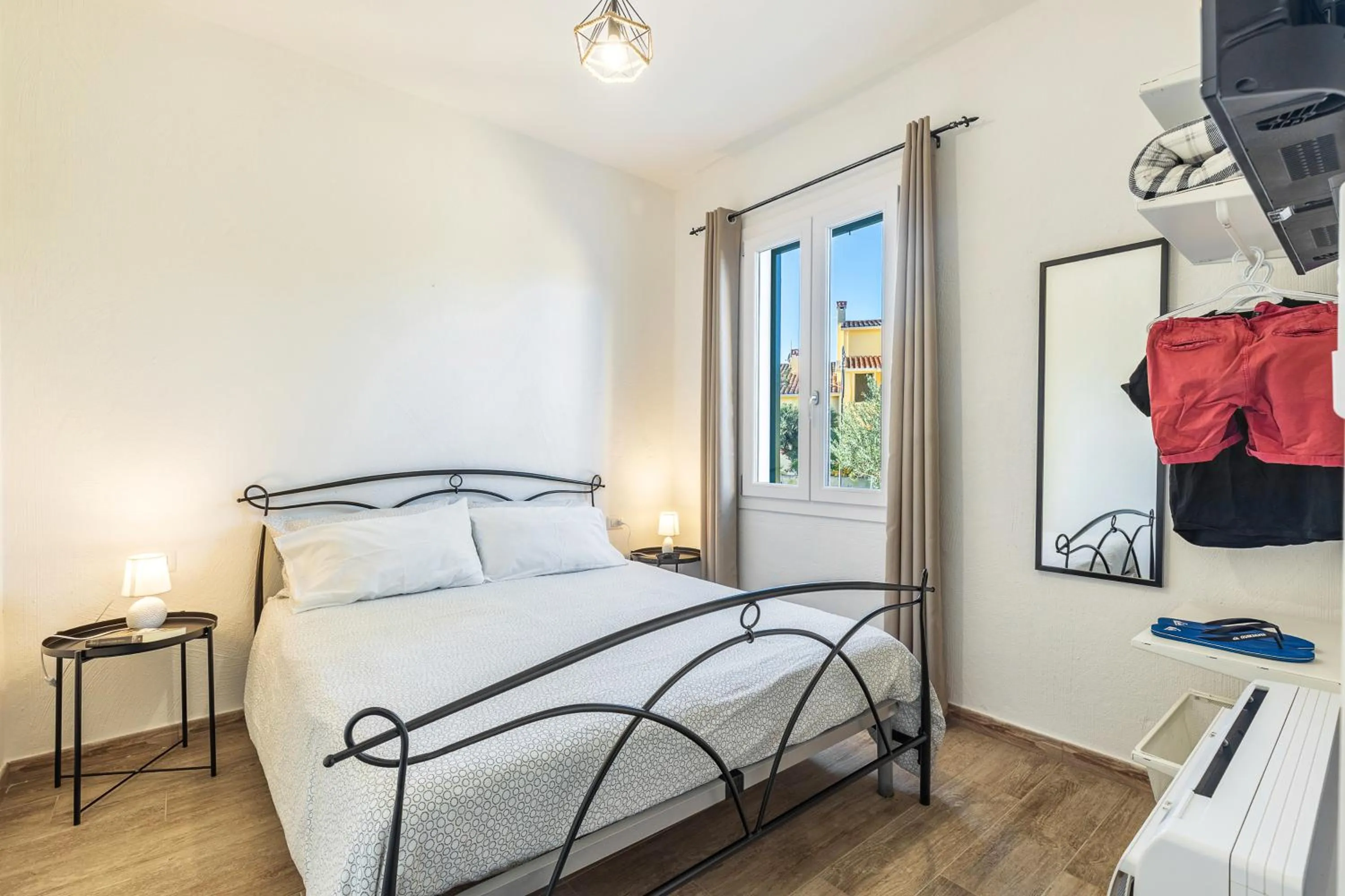 Bed in Acquazzurra Affittacamere