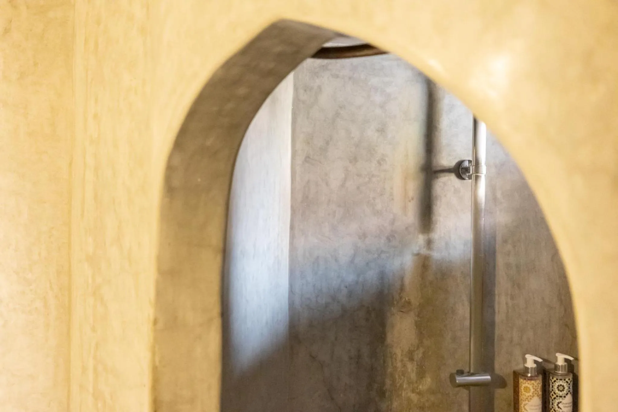 Shower in Riad Baba Ali